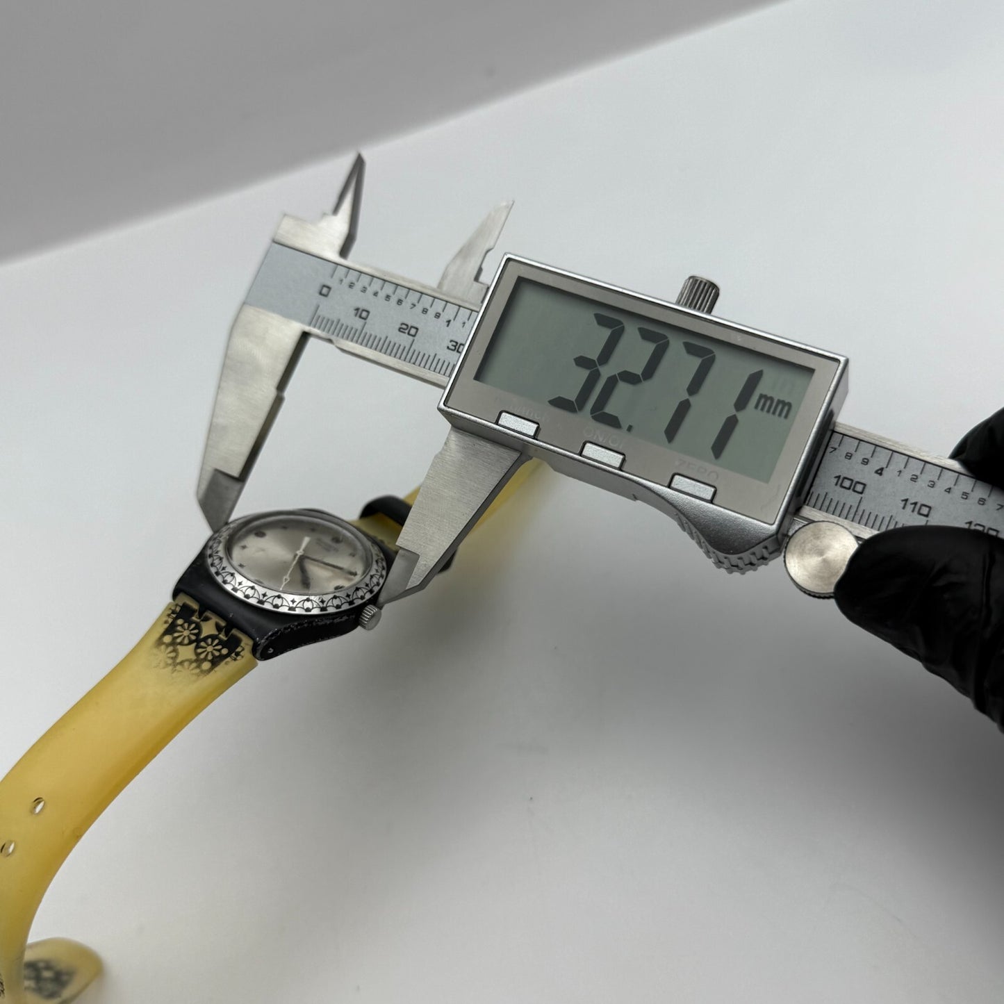 32mm Vintage 2007 Swatch Irony Quartz Watch UNTESTED PARTS REPAIR