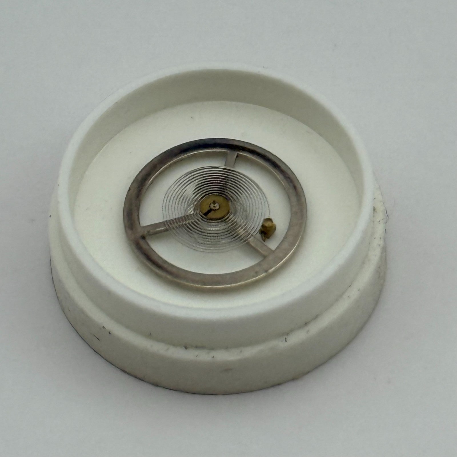 Brac 190 Balance Wheel Complete And Spring Renata 985 Watch Movement Parts NOS 