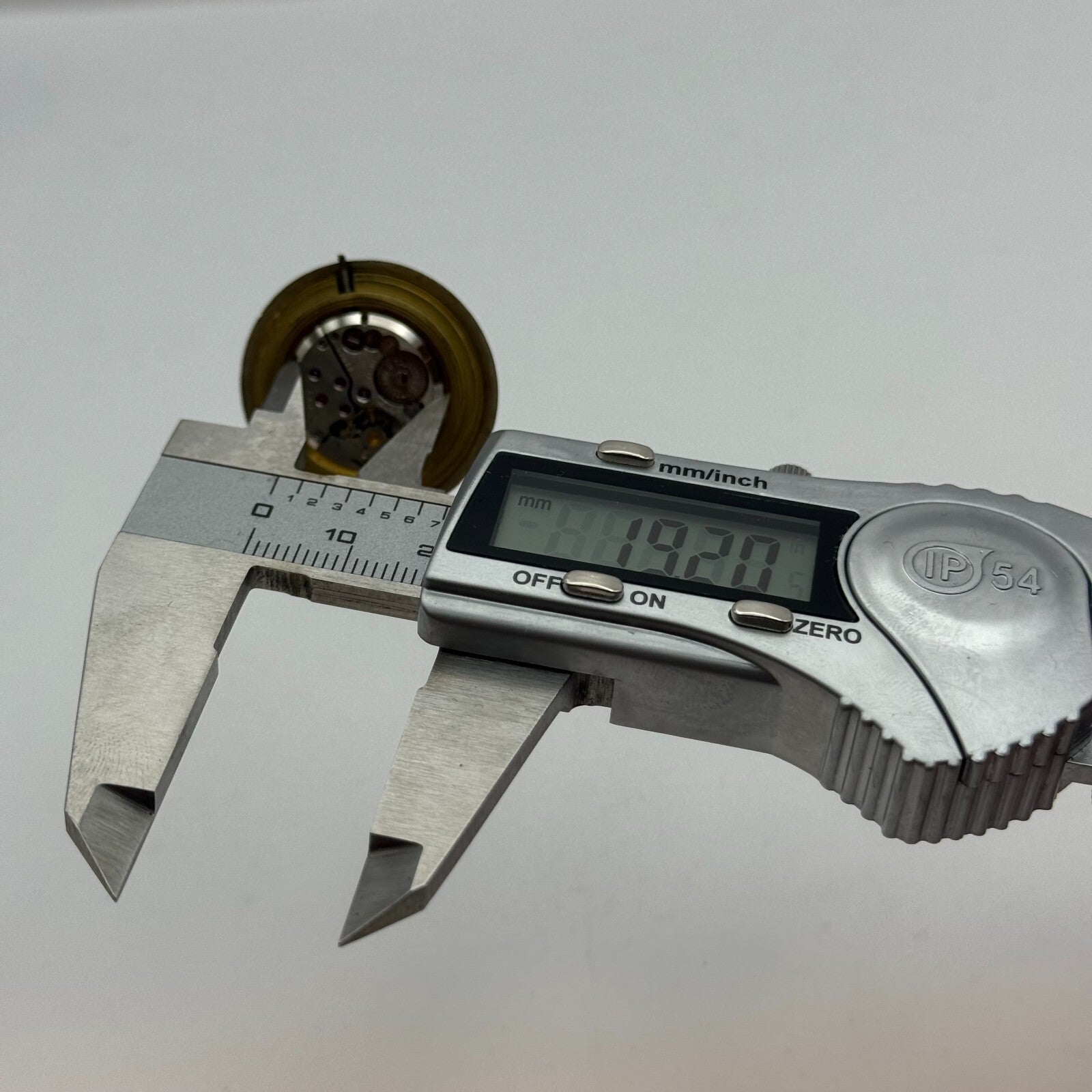 29.4mm Tavannes Cyma R474.2 Manual Wind Watch Movement Vintage Swiss PARTS SPARE