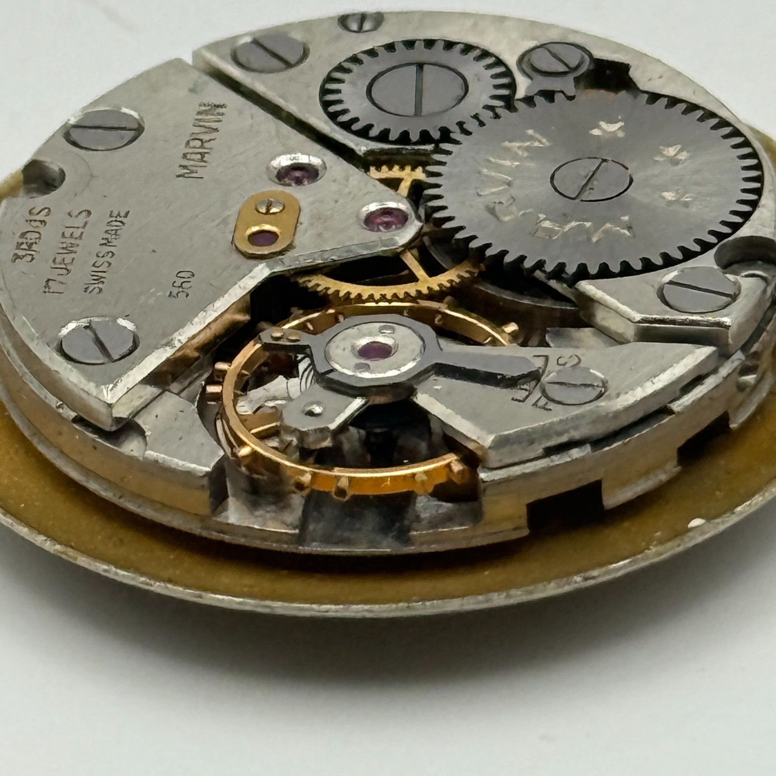 Marvin 560 Watch Movement Manual Wind Vintage Swiss 17 Jewels Parts 23.6mm