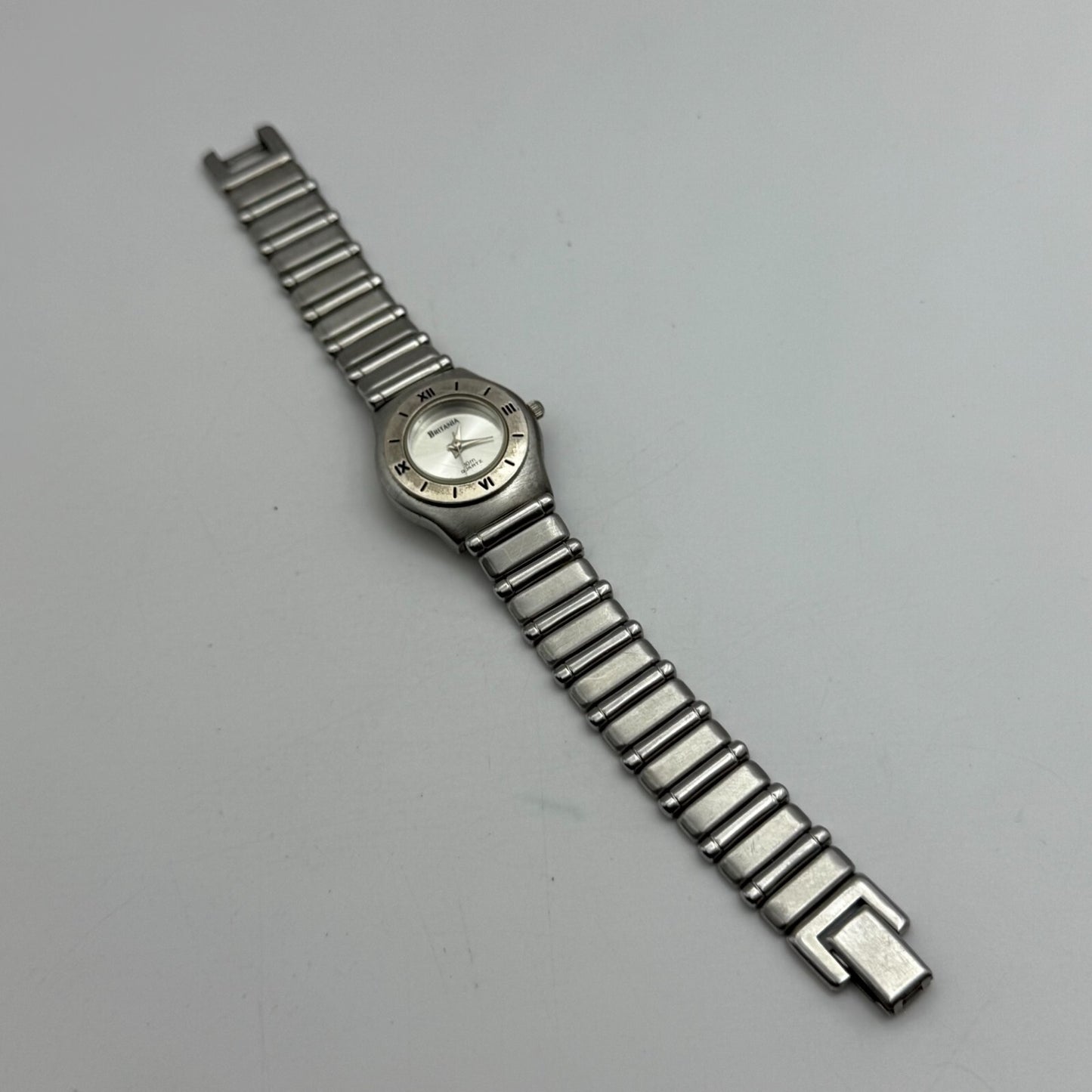 25mm Working Ladies Britania 30m Silver Tone Roman Numeral Quartz Watch 6 Inches