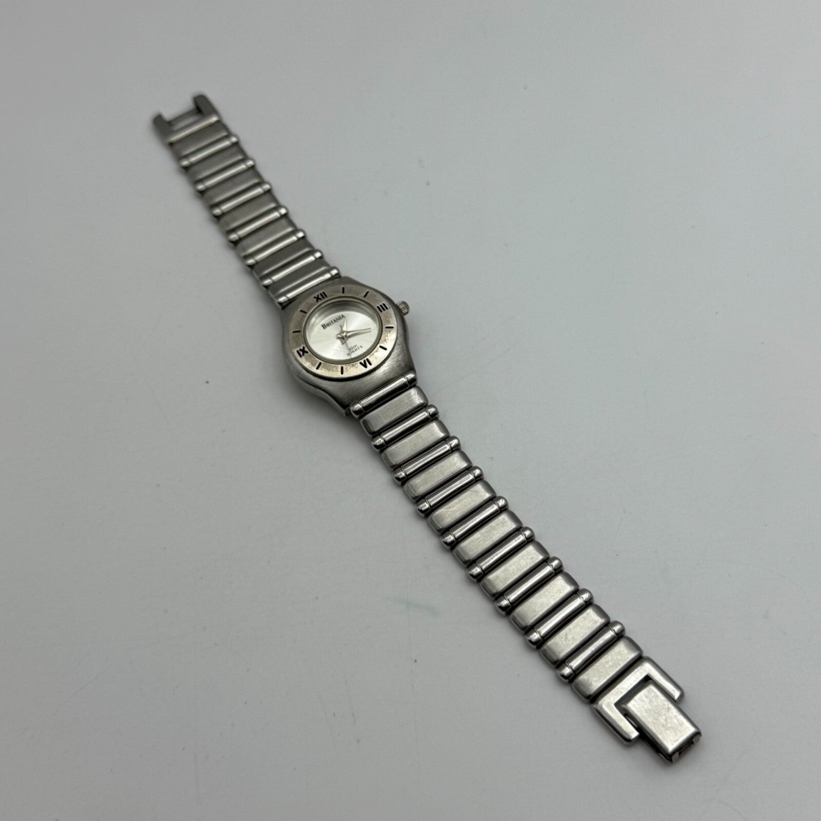 25mm Working Ladies Britania 30m Silver Tone Roman Numeral Quartz Watch 6 Inches