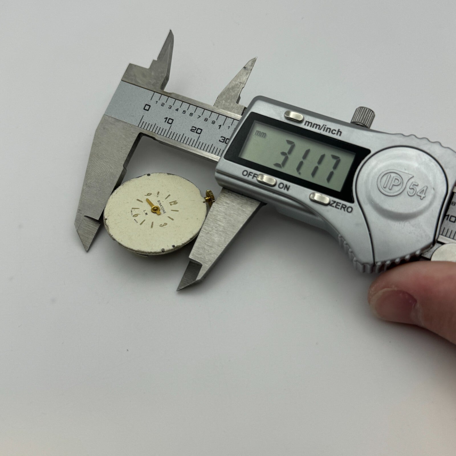 31.1mm Men's Burgana Binatone D 320 Manual Wind Swiss Watch Movement PARTS SPARE