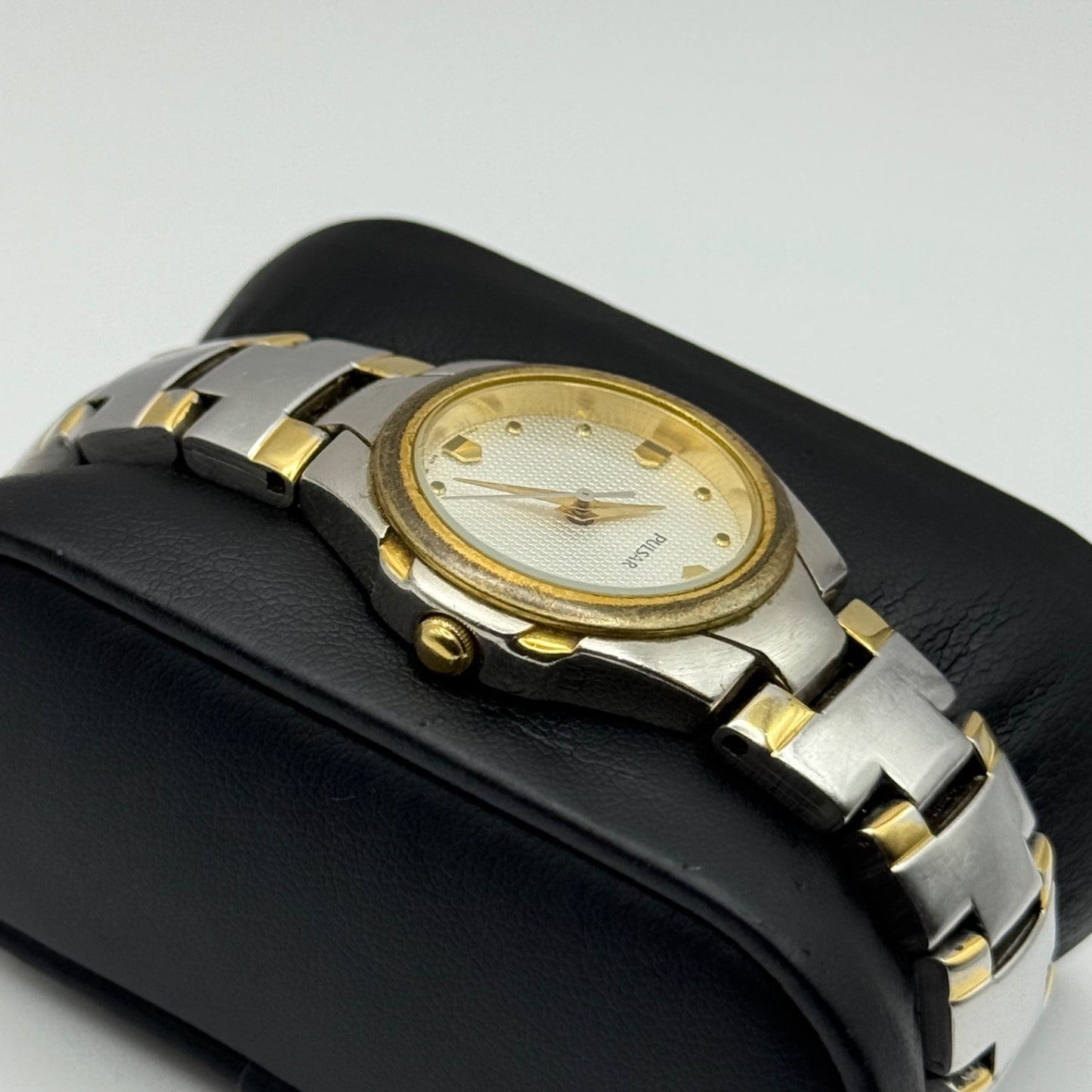 Vintage Pulsar Quartz Watch V701-X316 Two Tone Bracelet Working New Battery 27m