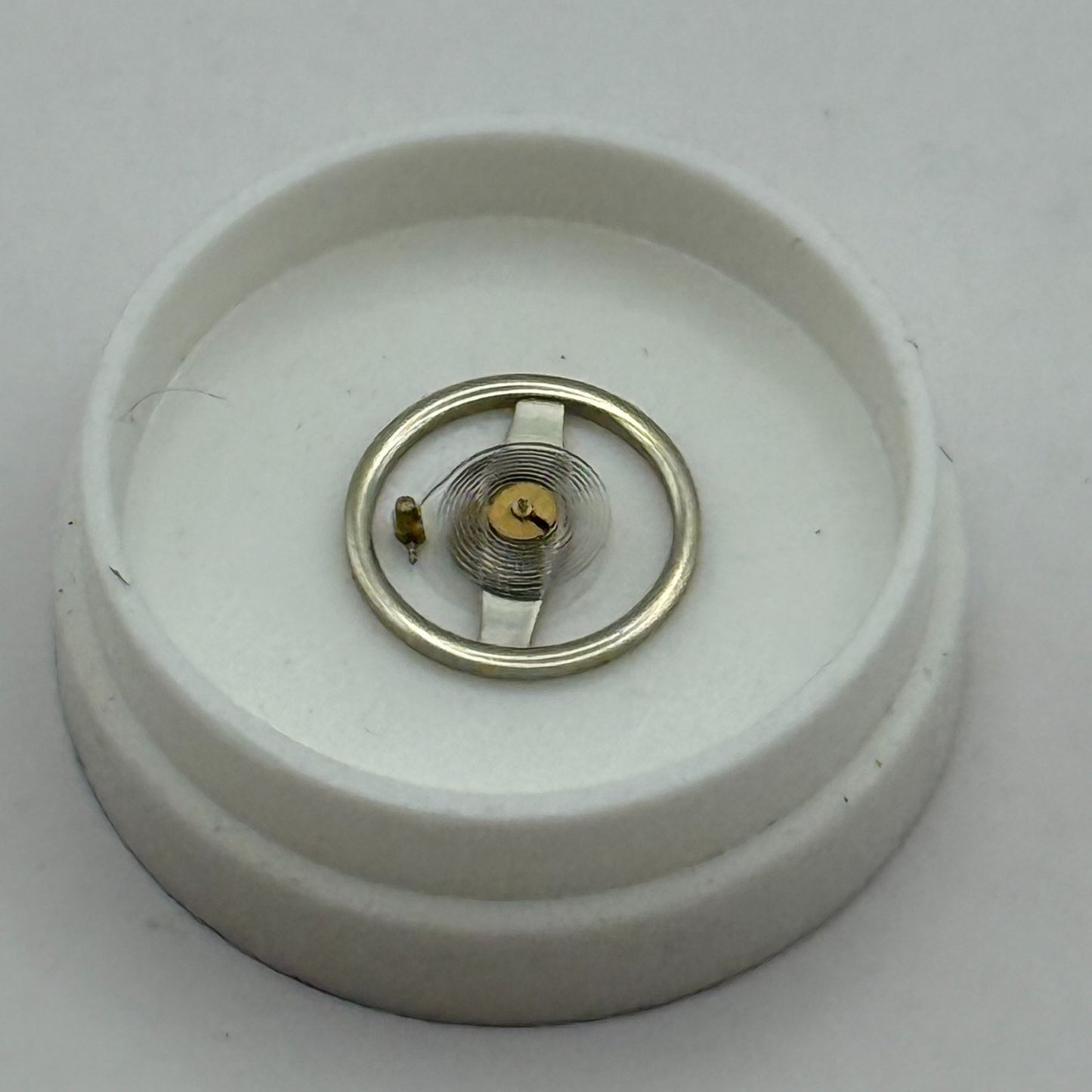 RL 8013 Balance Wheel Complete And Spring  8¾’’’ 1458 M Watch Movement Parts NOS