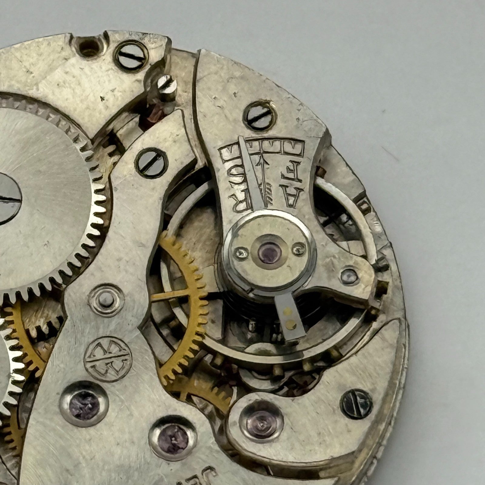 Majex EW 585 Watch Movement Manual Wind Vintage Swiss 15 Jewels Parts 26.8mm
