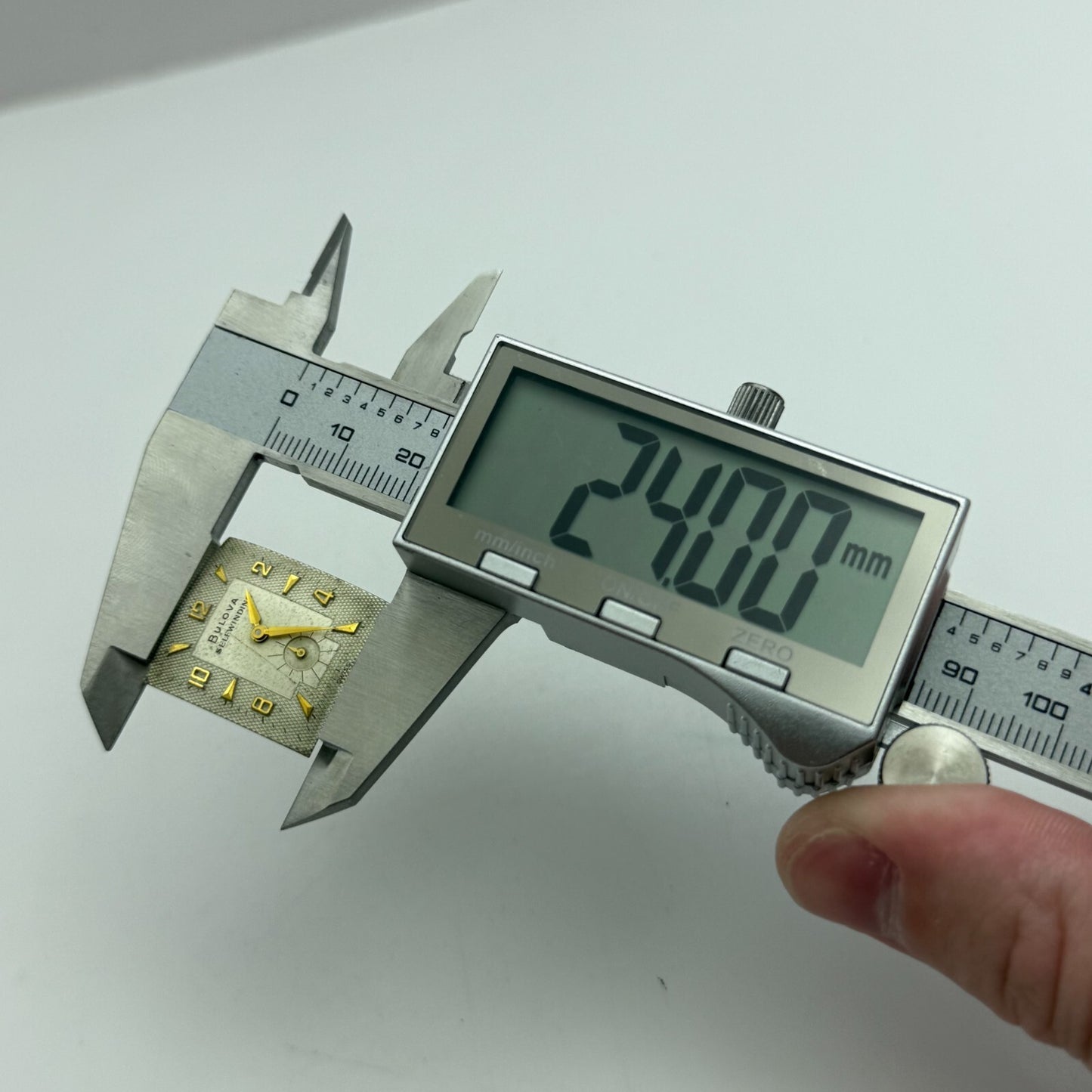 20.8mm Vintage Bulova 8BBA Good Balance Automatic Watch Movement PARTS REPAIR