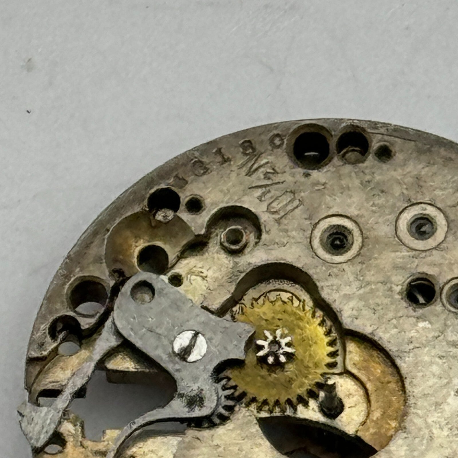 23.6mm Buren 10 1/2N Manual Wind Partial Watch Movement Swiss Vintage PARTS