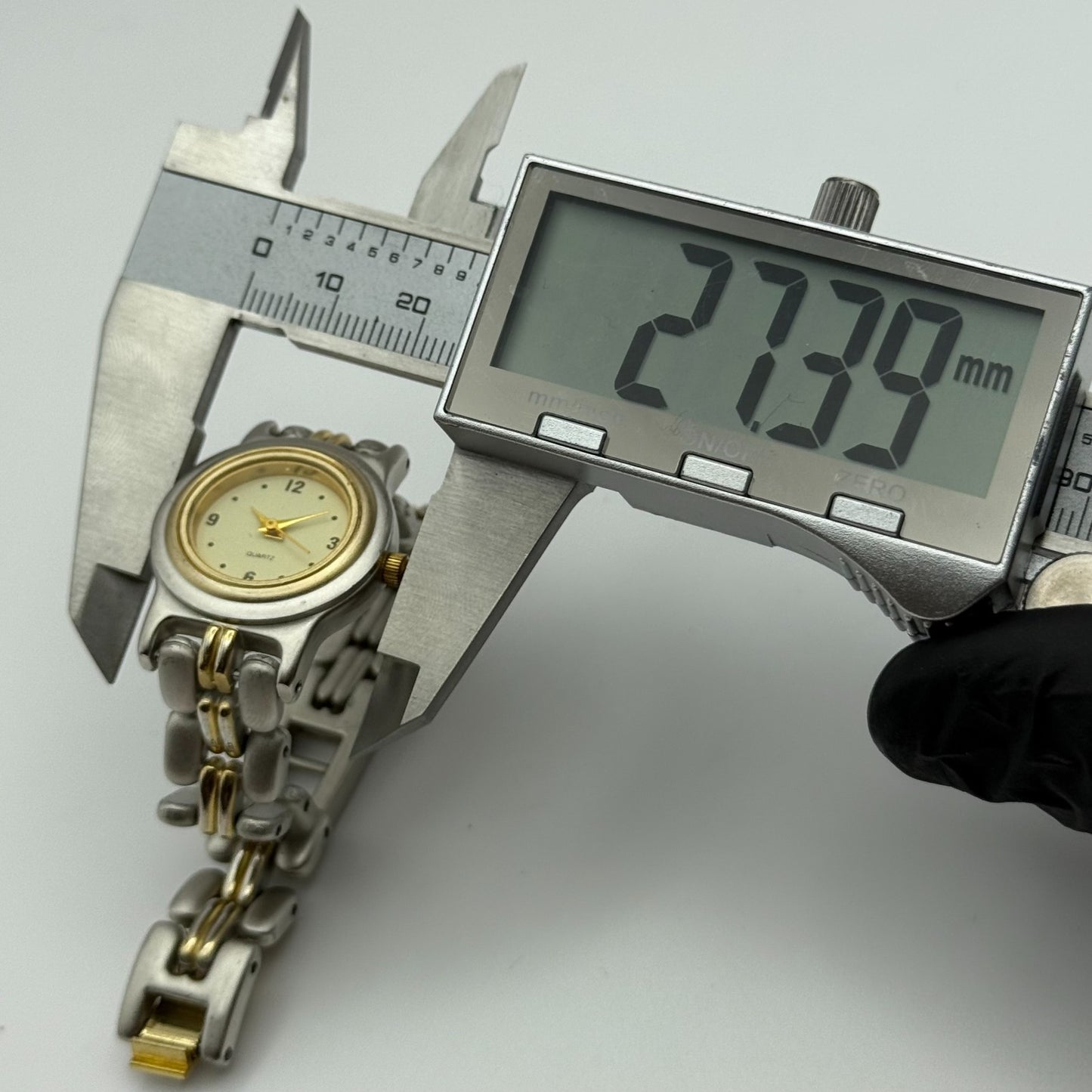 25mm Working Ladies Yves Rocher Two Tone Quartz Bracelet Watch 6.5 Inches