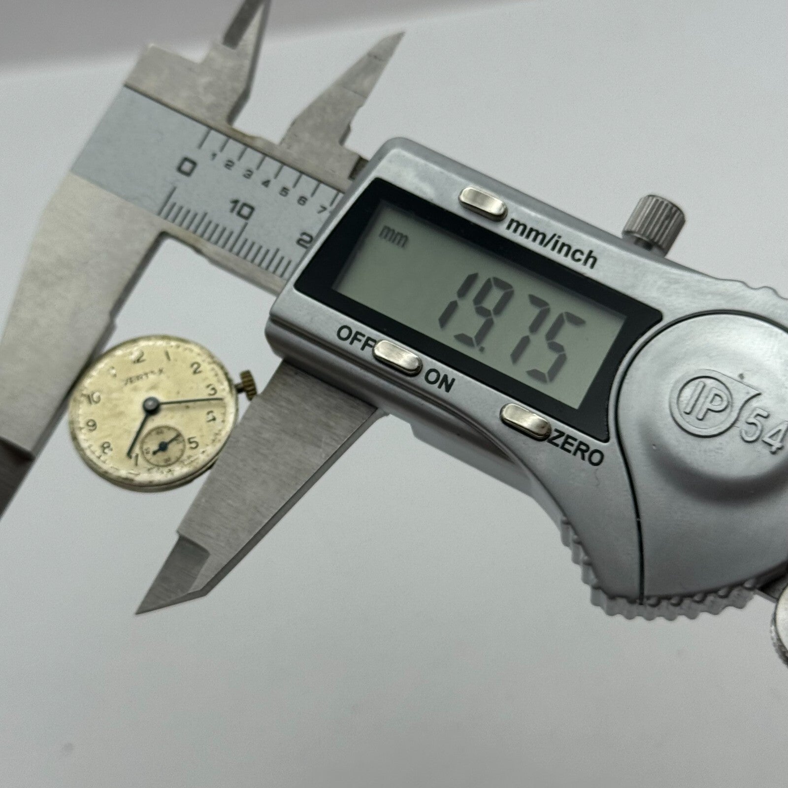 19.7mm Vertex Revue 78 Manual Wind Watch 15 Jewels Movement Swiss Vintage PARTS