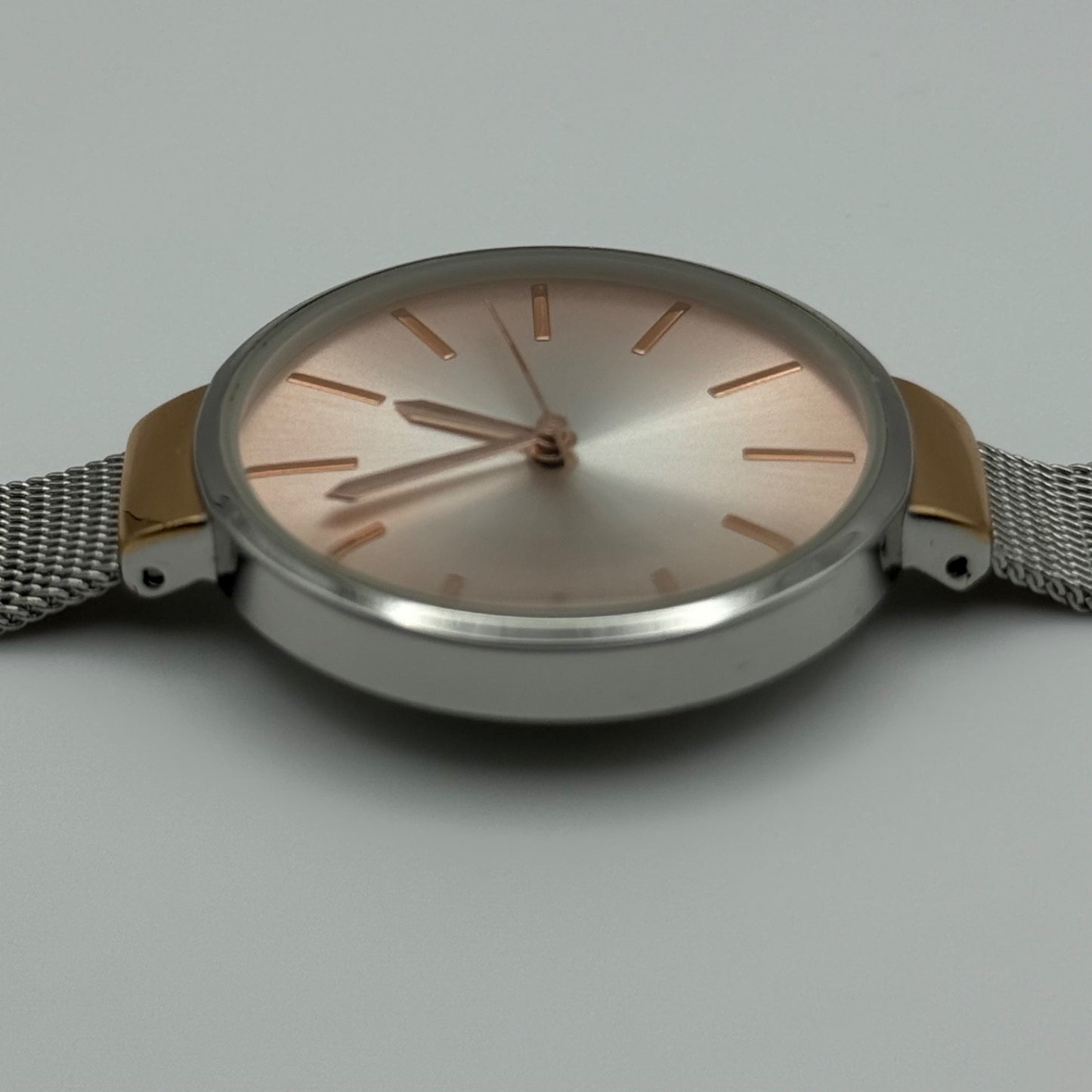 Working  Ladies Accessories Silver Tone Adjustable Mesh Strap 34mm Quartz Watch