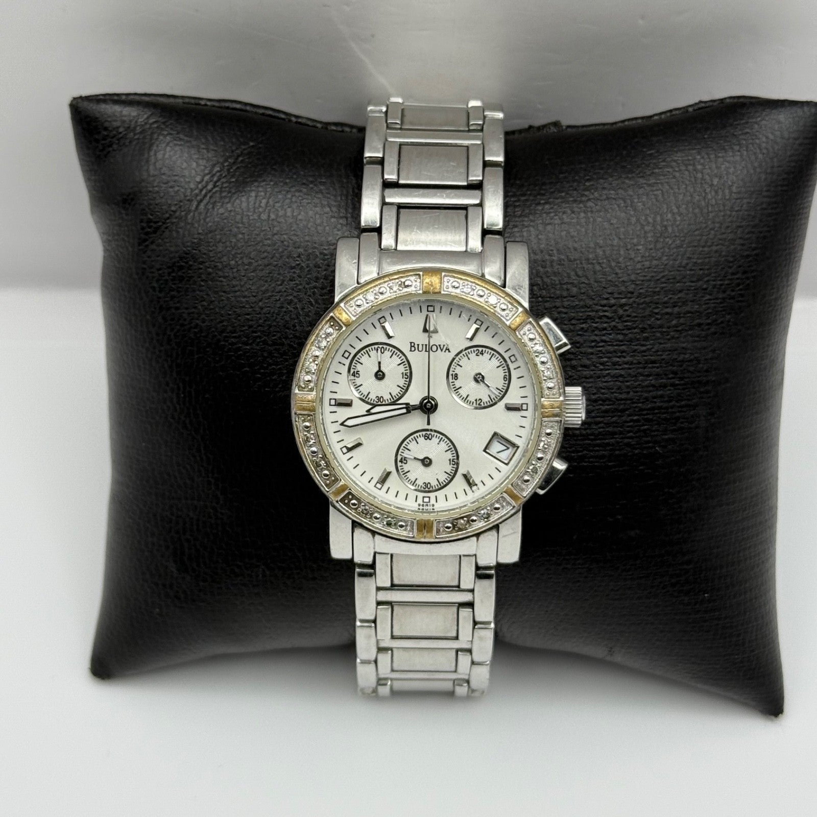 Bulova Swiss Chronograph Watch Quartz Date Dial 29mm C837317 Bracelet Ladies