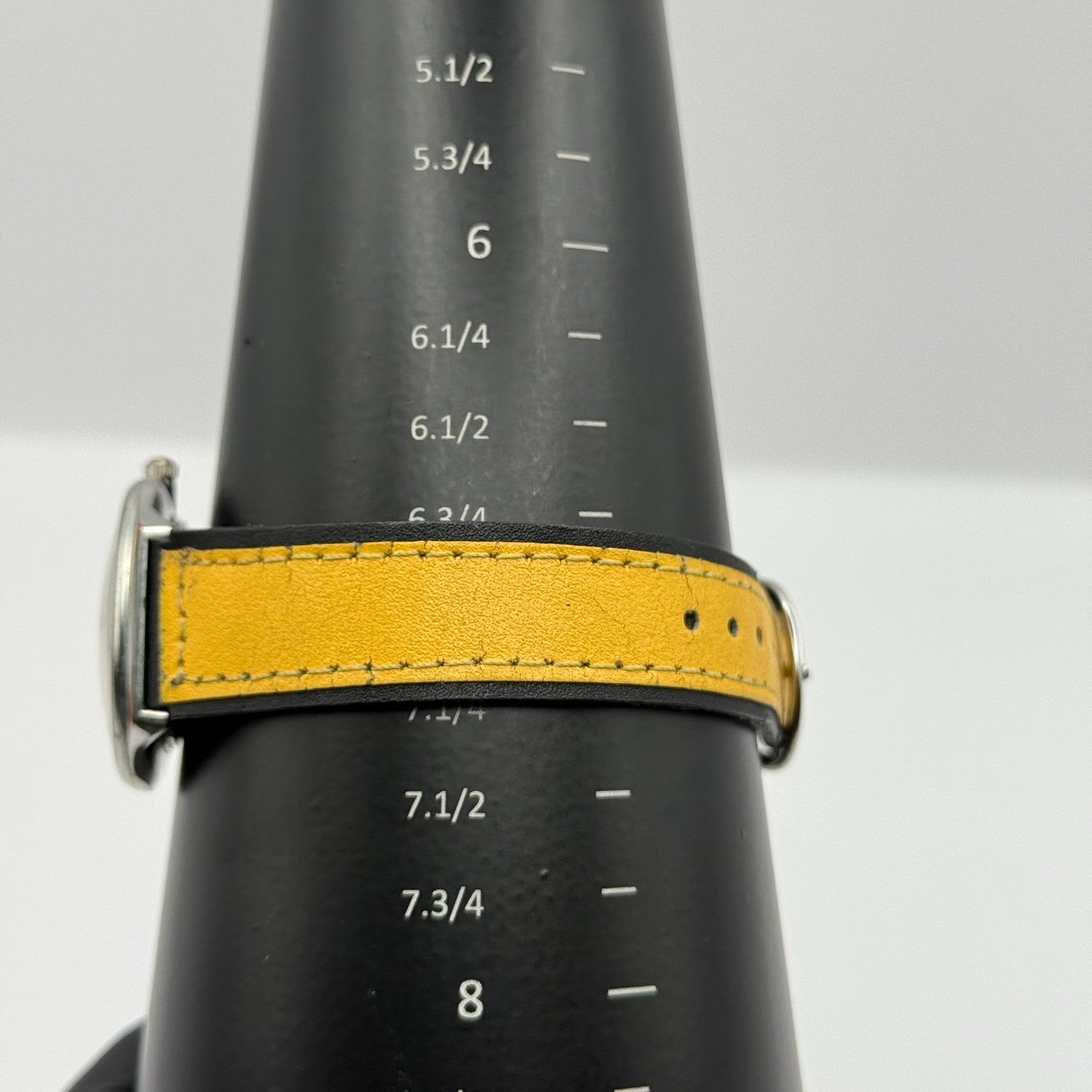 Scene Ladies Quartz Watch Black Dial Yellow Leather Strap Working 32mm