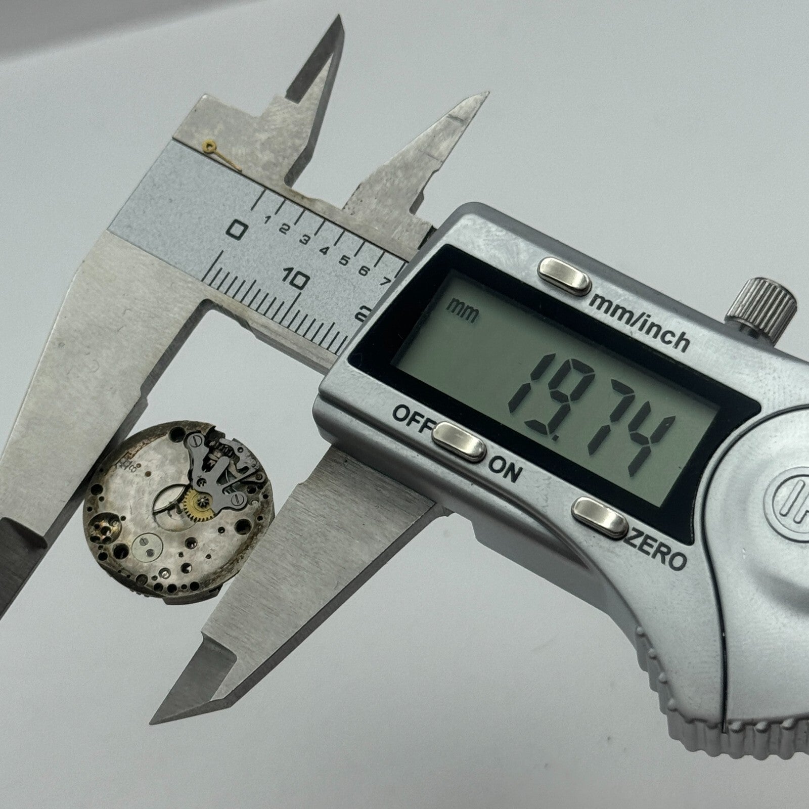 19.7mm Visible Patent 51489 FHF 8 Manual Wind Swiss Watch Movement PARTS SPARES