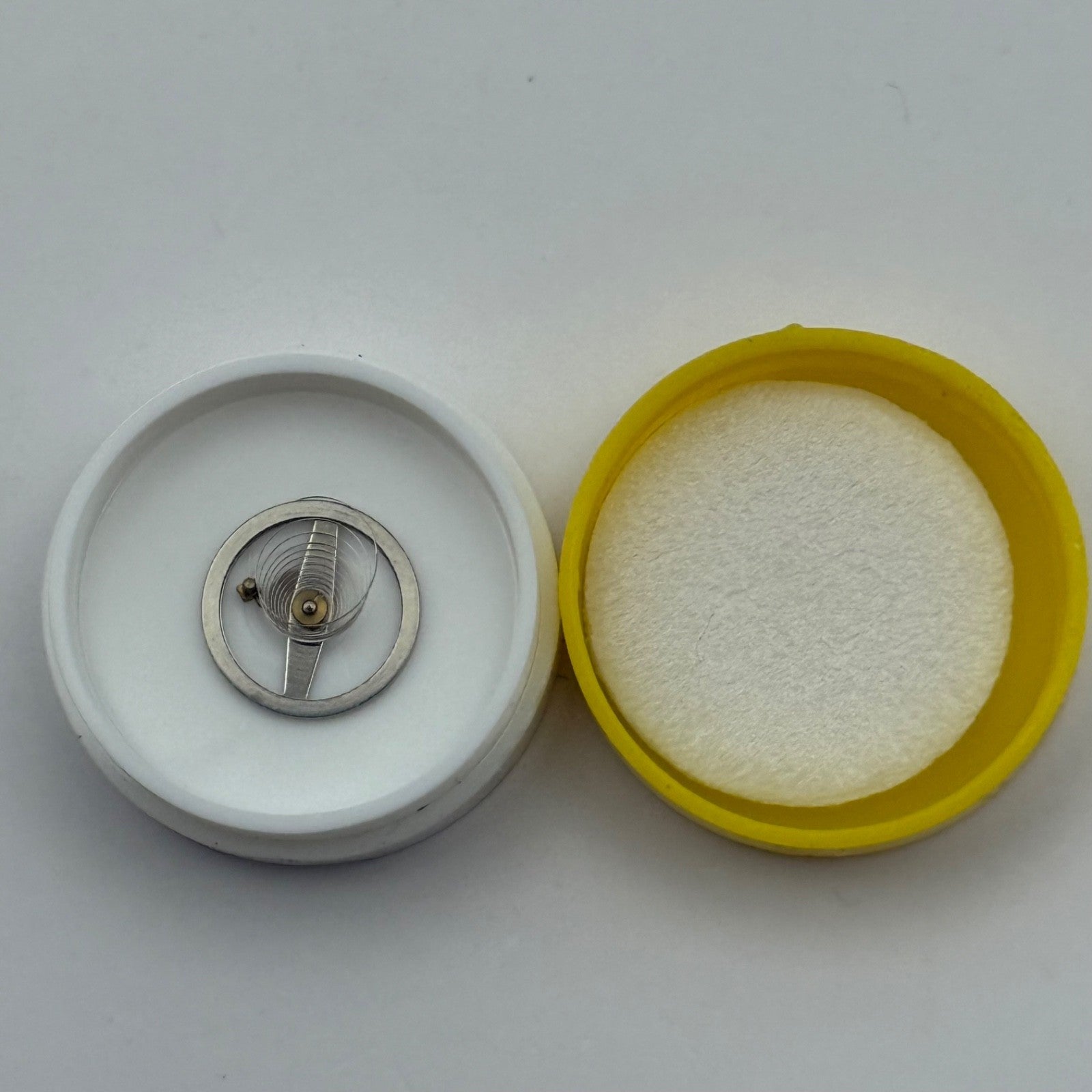 BFG 910 Balance Complete DGT Renata 827 Watch Movement Parts Vintage NOS Repair