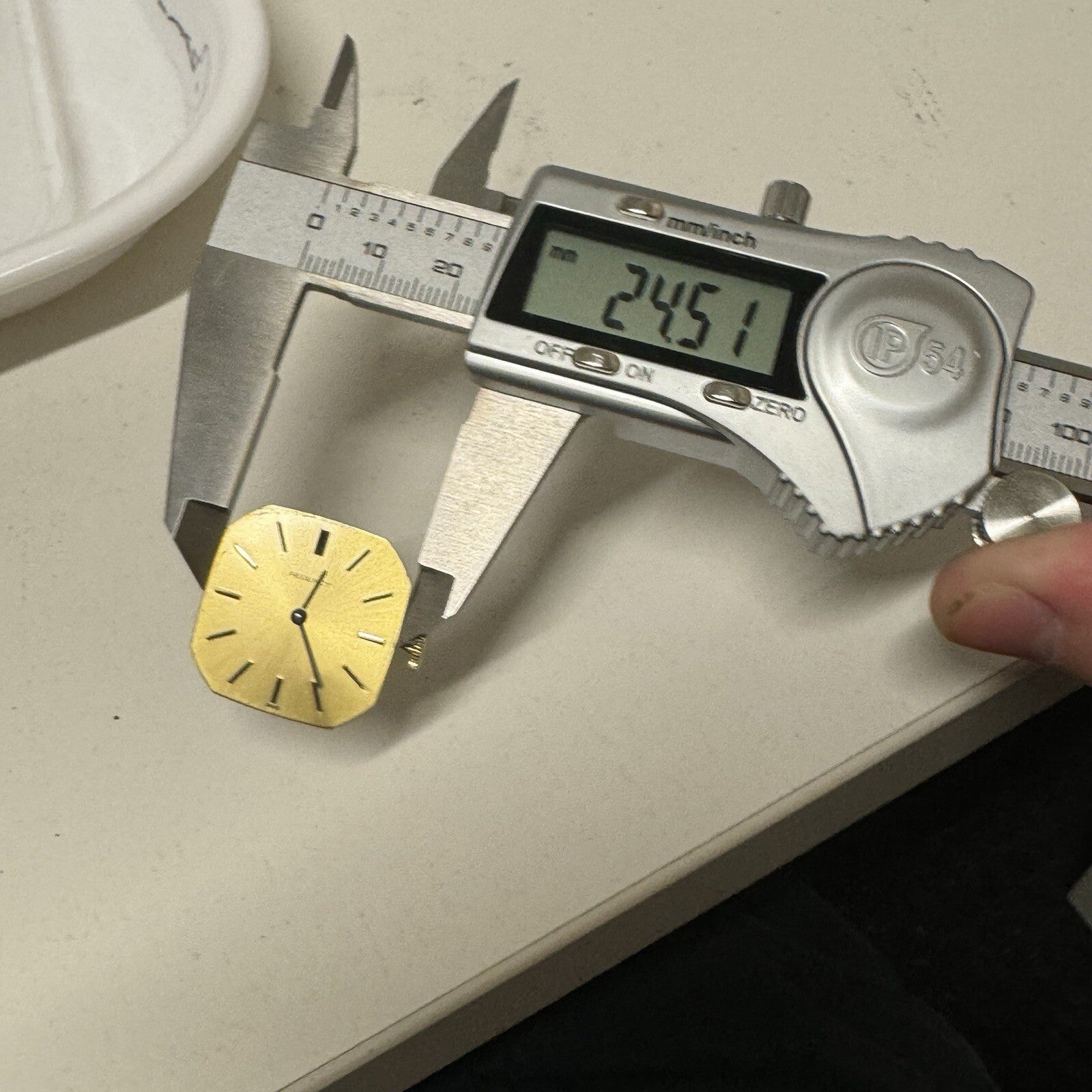 27mm Ladies Manual Wind RUNS BUT STOPS Regency Milanese Gold Tone Watch