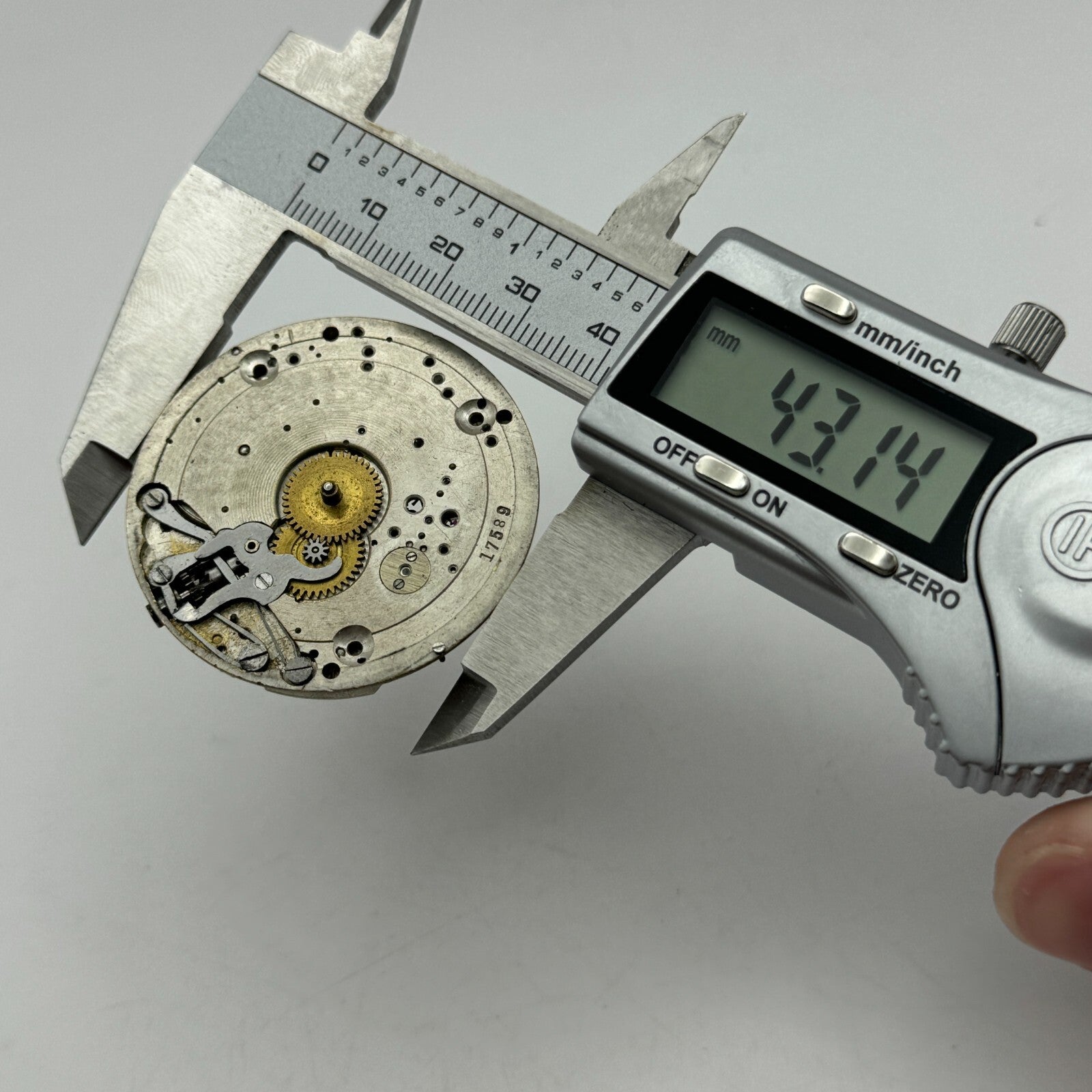 43.1mm Unidentified High Grade 15 Jewels Swiss Pocket Watch Movement PARTS