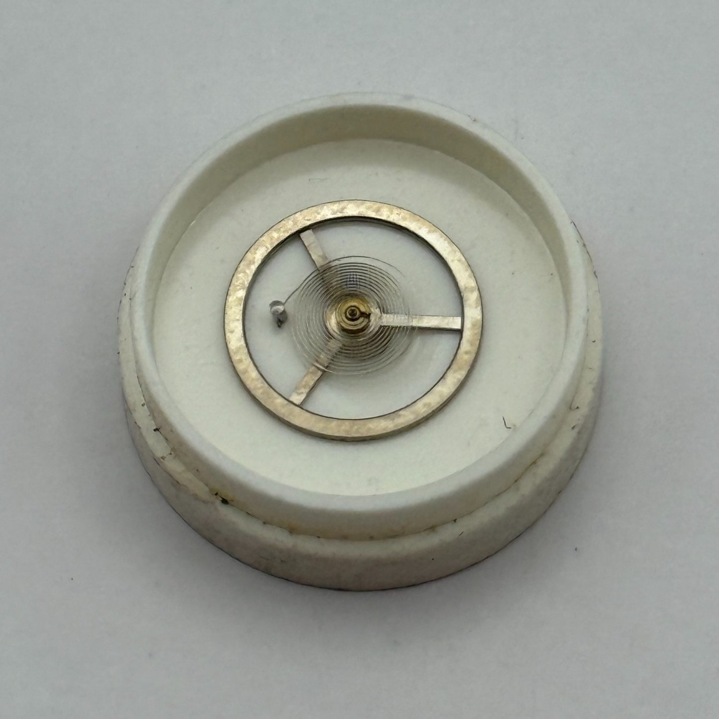 EB 1553 1579 Balance Wheel Complete And Spring  466 Watch Movement Parts NOS