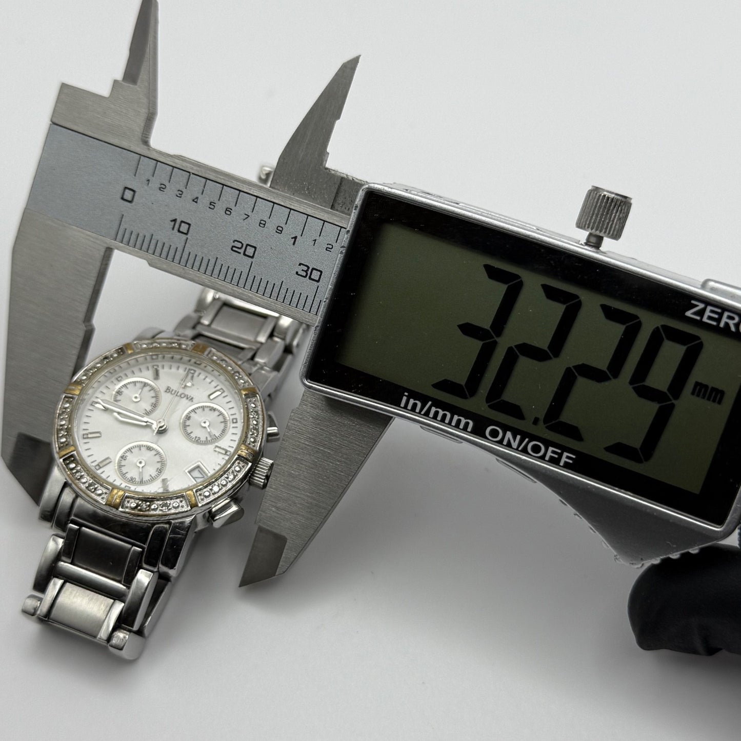 Bulova Swiss Chronograph Watch Quartz Date Dial 29mm C837317 Bracelet Ladies