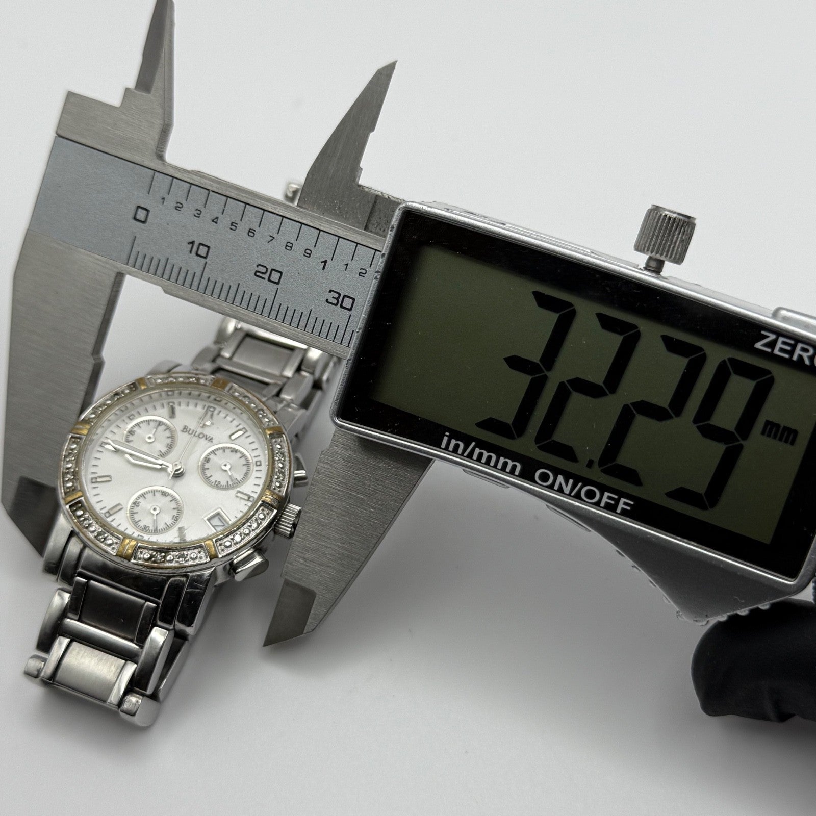 Bulova Swiss Chronograph Watch Quartz Date Dial 29mm C837317 Bracelet Ladies