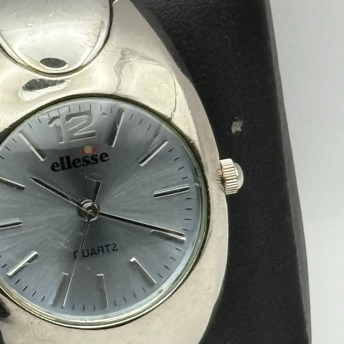 Ellesse Ladies Quartz Watch Silver Tone Bracelet Steel Japan Working 28mm