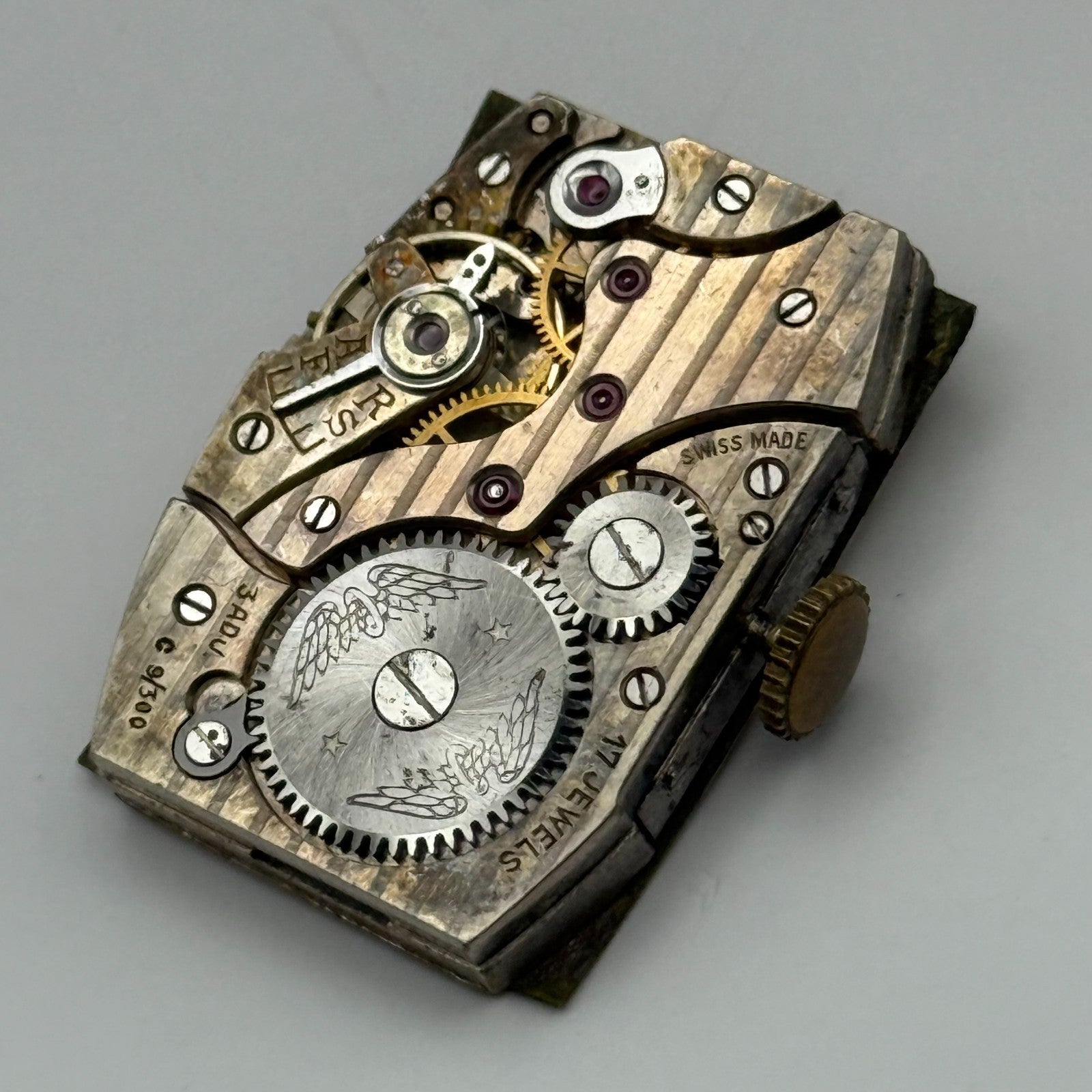 Everite 9/300 Tank Watch Movement Running 7 Jewels Manual Wind Parts 17.9mm