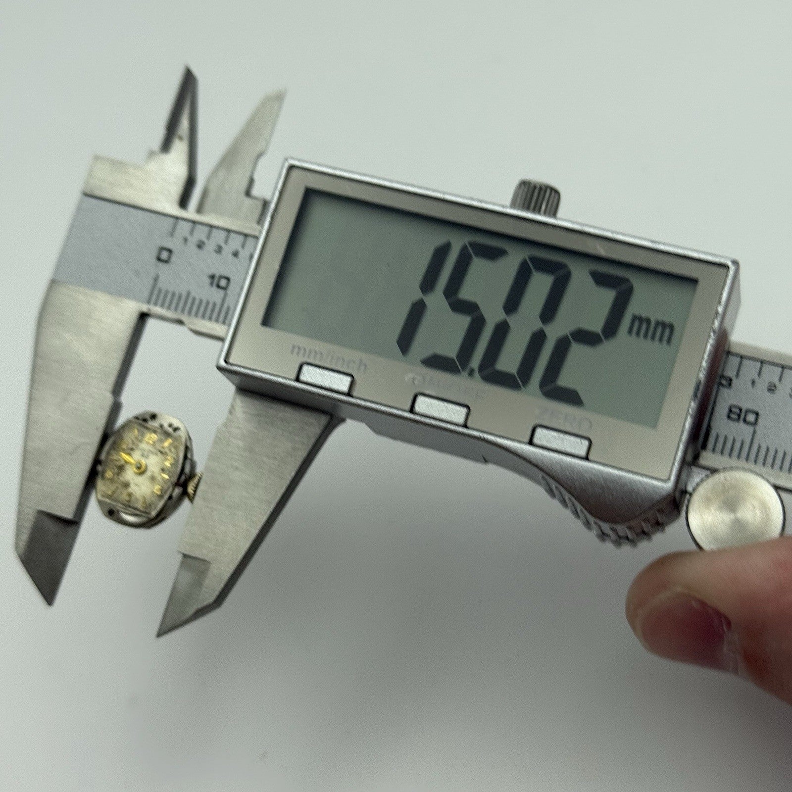 13.1mm Vintage Ladies Bulova 5AD Manual Wind Swiss Watch Movement PARTS REPAIR