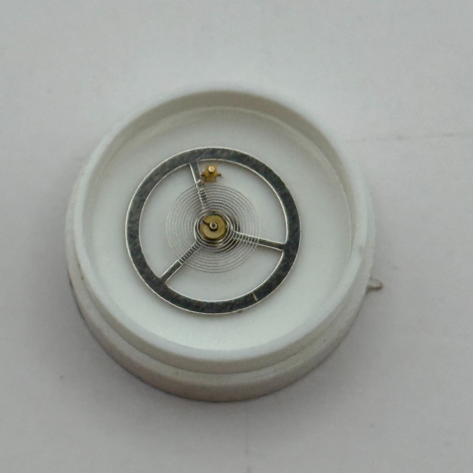 Brac 500 Balance Wheel Complete And Spring Renata 1636 Watch Movement Parts NOS