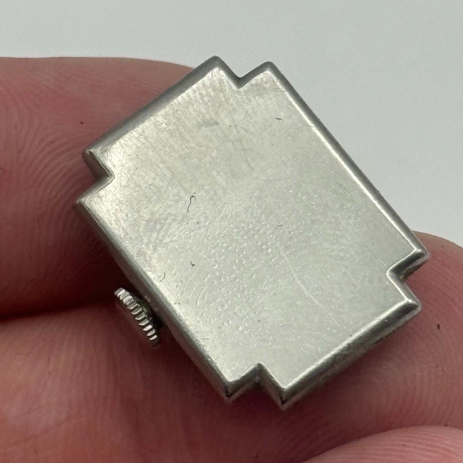 13.1mm Movado Ladies 575 Manual Wind Swiss Watch Movement Vintage RUNS FOR PARTS