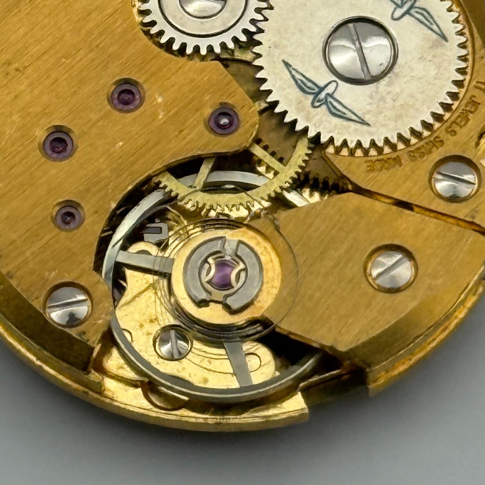 Peseux P 7046 Watch Movement Manual Wind Vintage 17 Jewels Swiss Parts 23.6mm