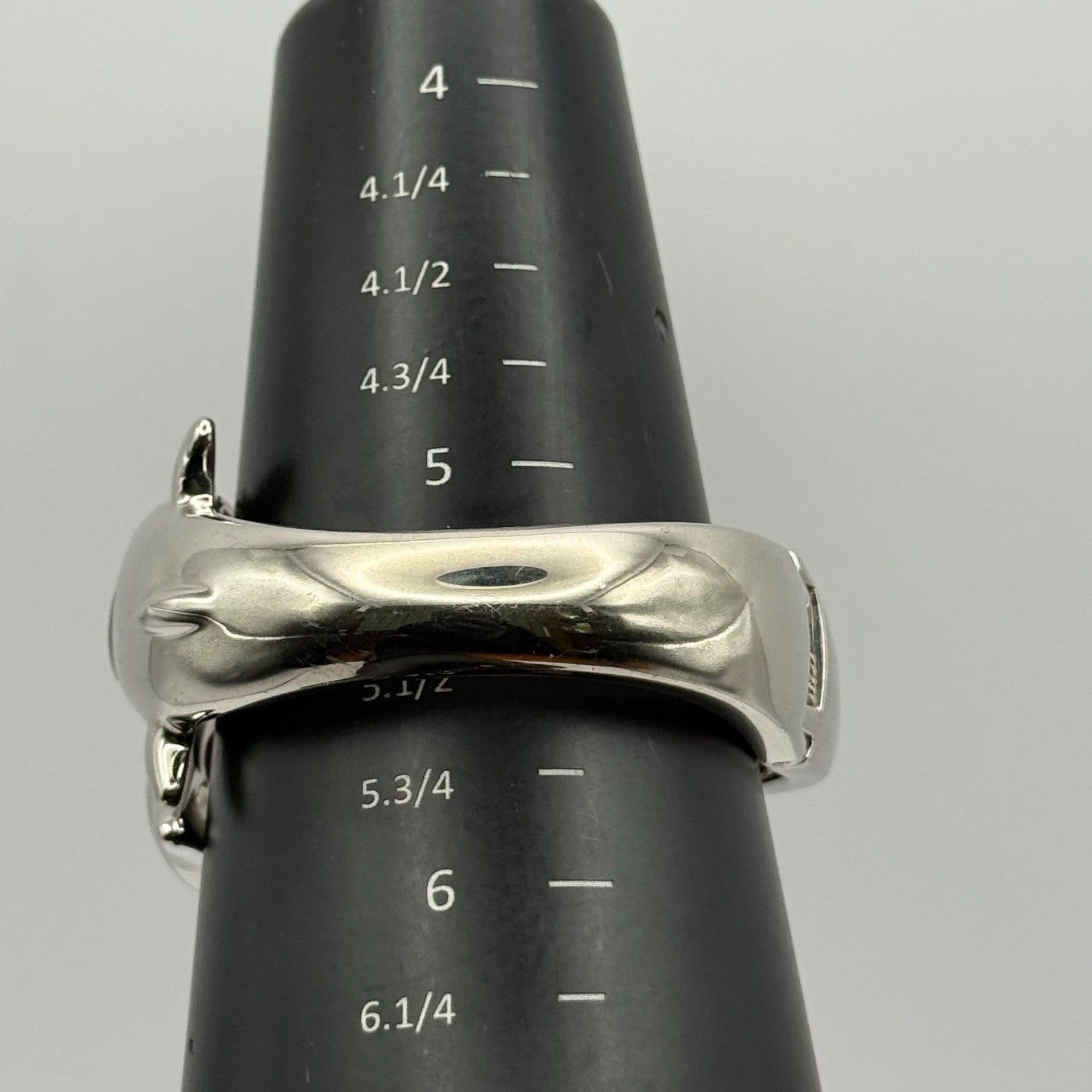 Carvel Ladies Dolphin Bangle Watch Quartz Silver Tone Working 20mm 5.5 Inches