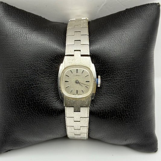 18mm Vintage Timex Great Britain Stainless Steel Manual Wind Watch PARTS REPAIR