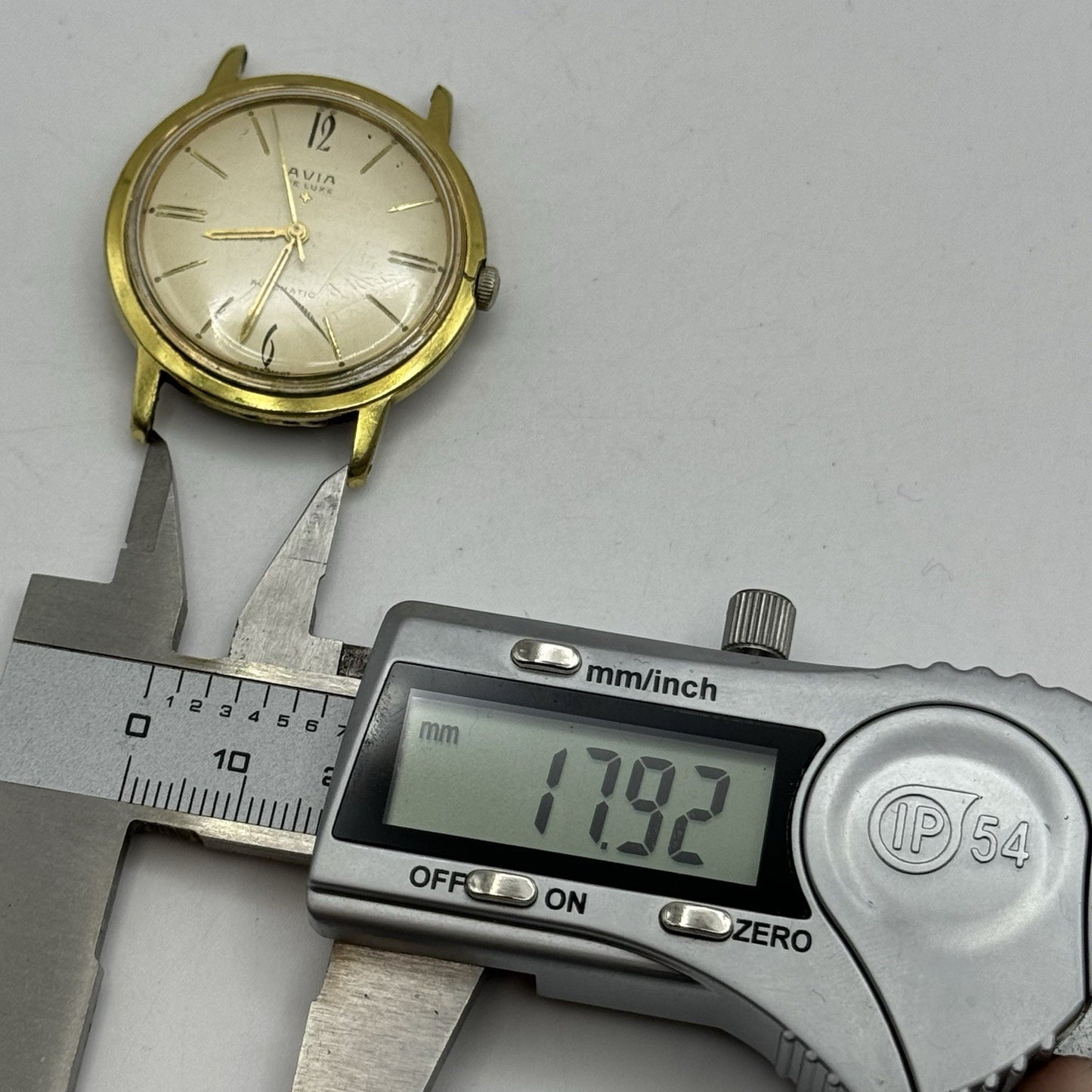 34mm Running Men’s Avia De Luxe Automatic Swiss Vintage Watch TO RESTORE / PARTS