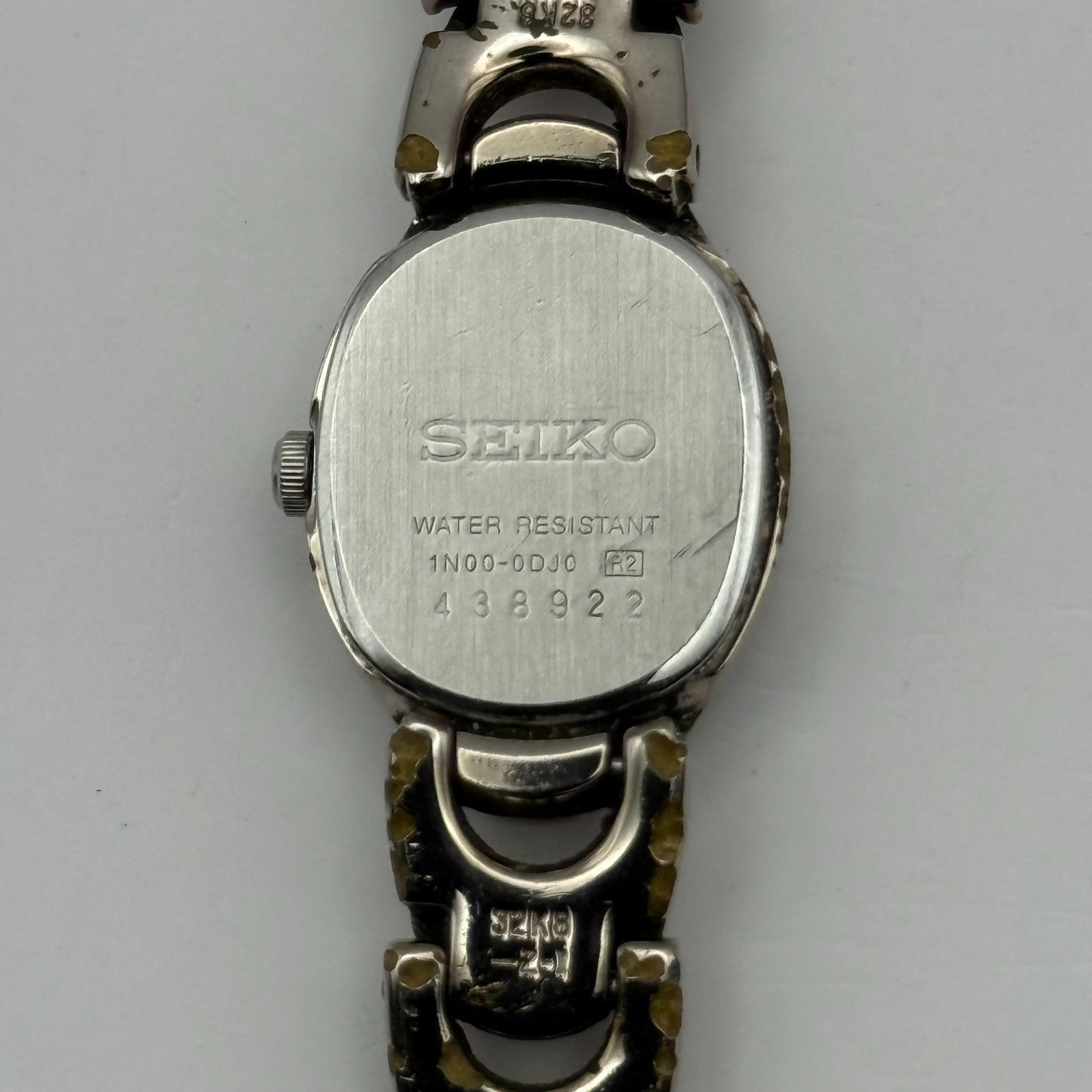 Seiko Ladies Quartz Watch Oval Dial Silver Tone Bracelet Japan Working 16mm