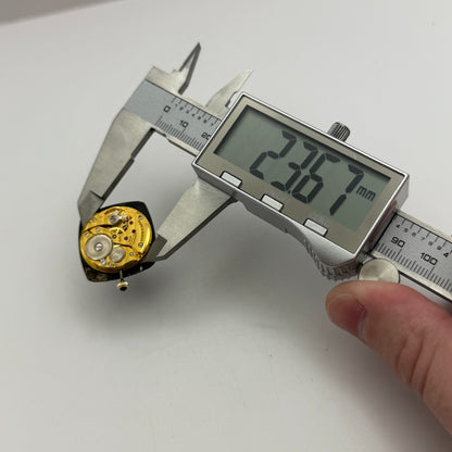 23.6mm Running Vintage Baume & Mercier 1050 Manual Wind Watch Movement PARTS