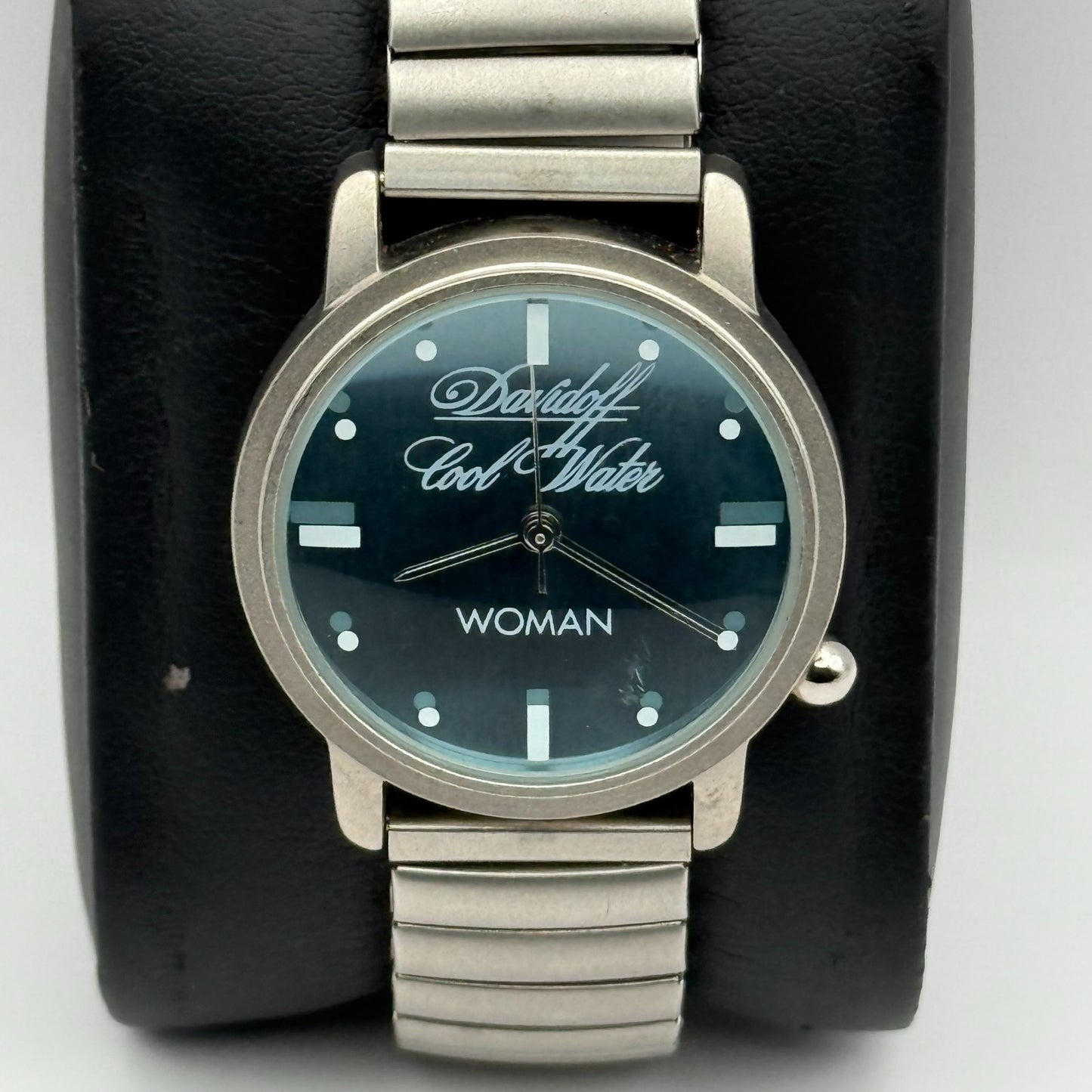 Davidoff Cool Water Ladies Quartz Watch Silver Tone Stretch Band Working 31mm