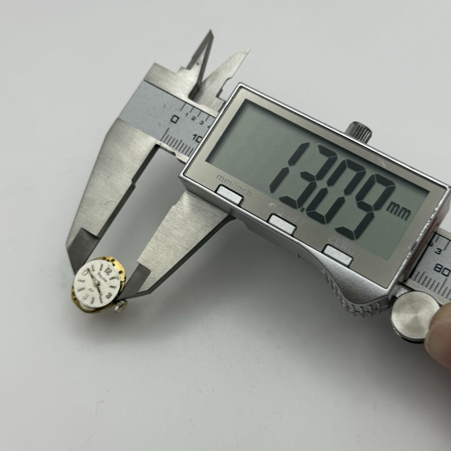 13.1mm Vintage Ladies Bulova 5BD Manual Wind Swiss Watch Movement PARTS REPAIR