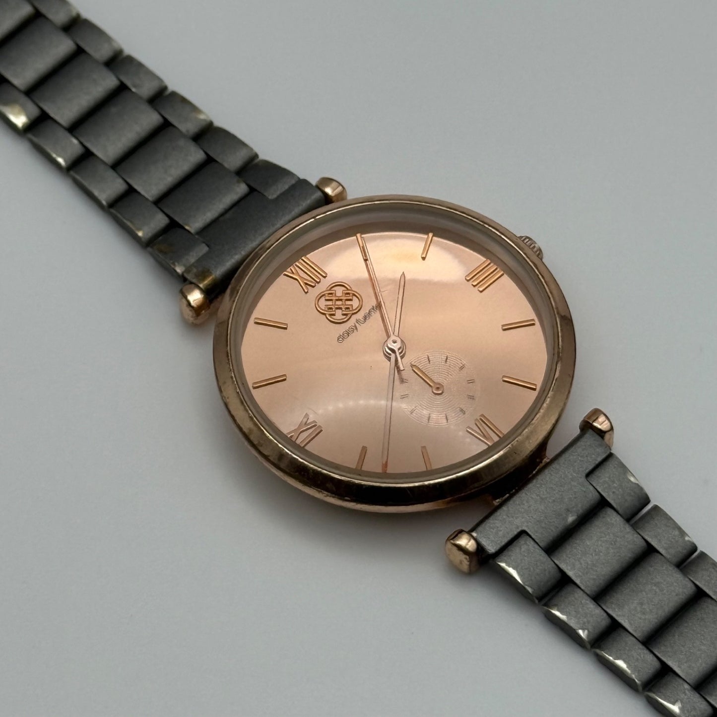 Working Daisy Fuentes Sub Seconds Ladies 33mm Quartz Watch DF145RGGY New Battery