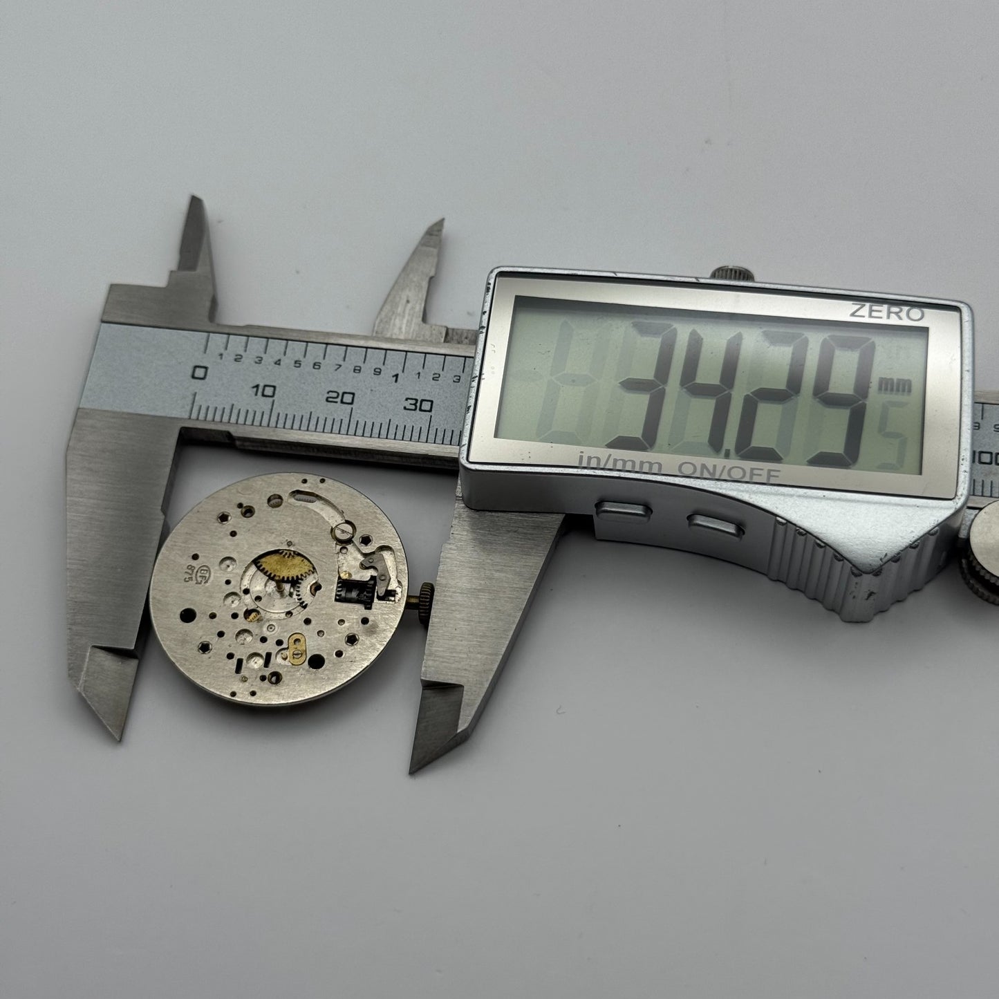 BFG 875 Watch Movement 1 Jewel Manual Wind Swiss Vintage Parts Repair 31.1mm