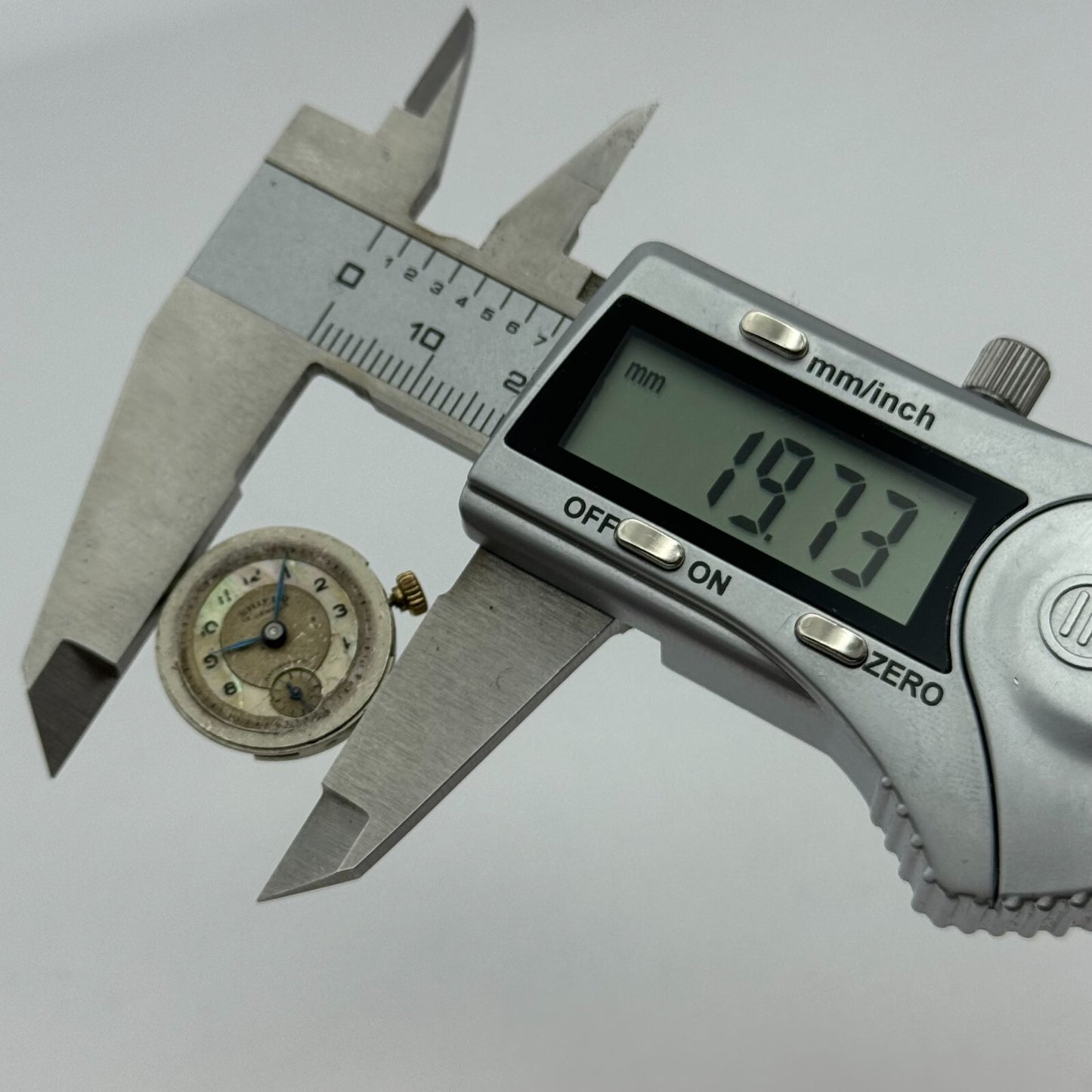 19.7mm Shield Peseux P 220 Manual Wind Swiss Made 15 Jewels Watch Movement PARTS