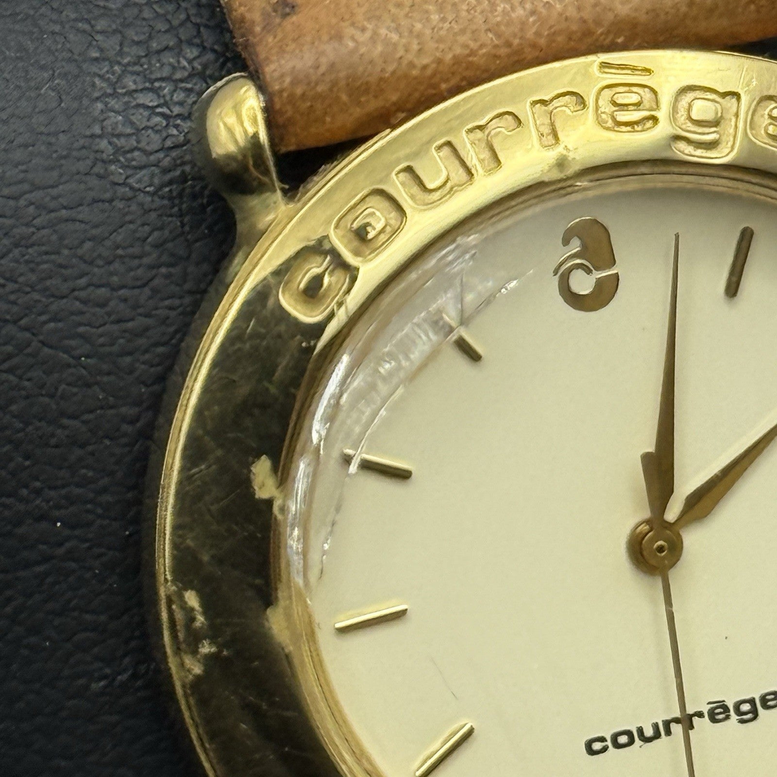 30mm Working Ladies Vintage Courreges Paris 5Y31-1000 Gold Plated Quartz Watch