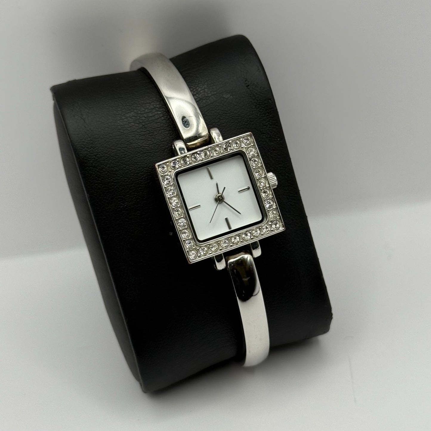 Avon Ladies Quartz Watch Square White Dial Silver Tone Bracelet Working 21mm