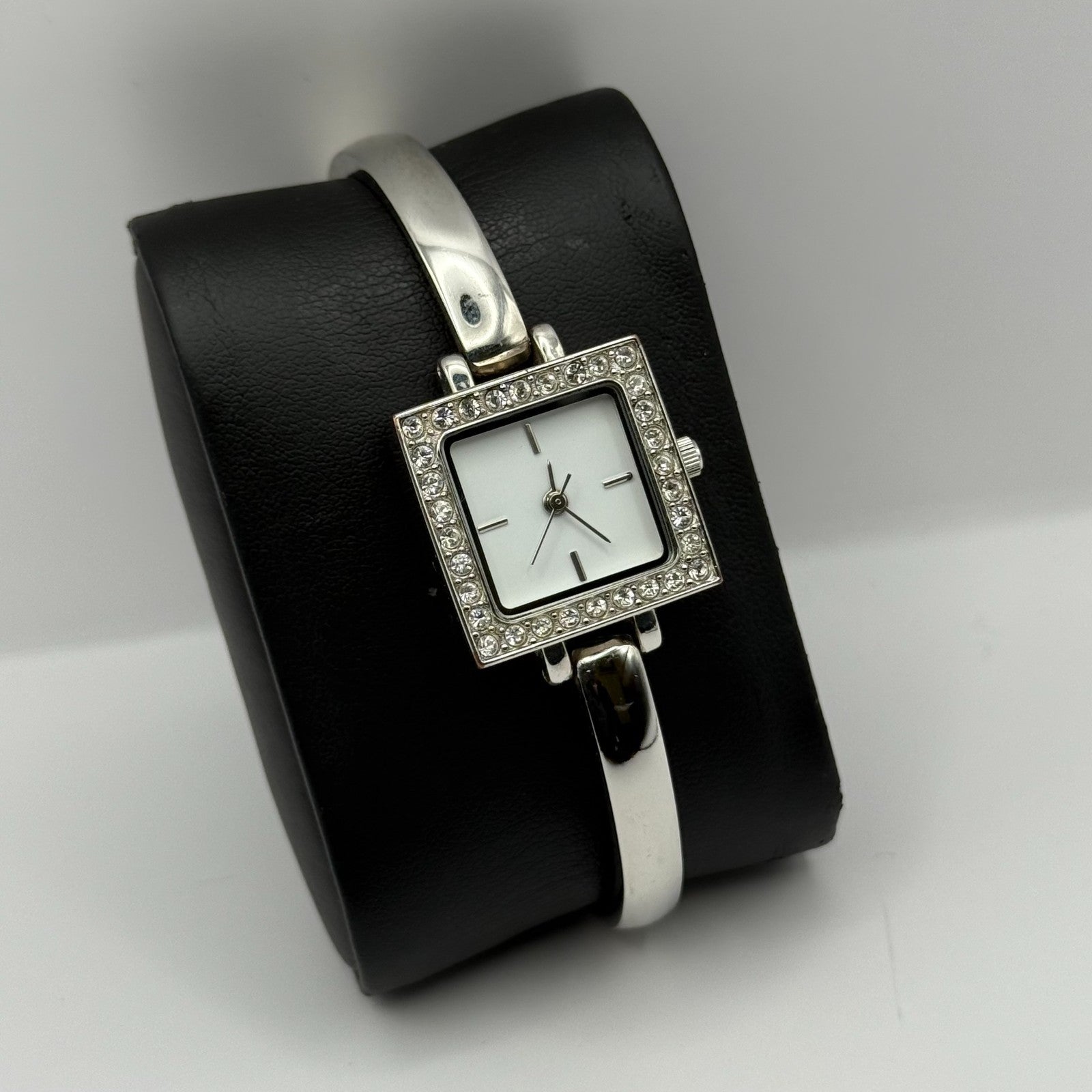 Avon Ladies Quartz Watch Square White Dial Silver Tone Bracelet Working 21mm