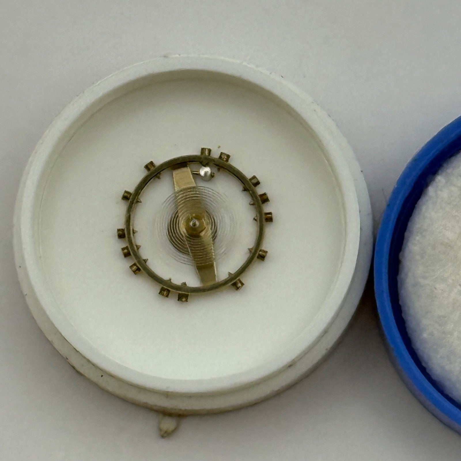 Balance Wheel Complete And Spring 8 3/4''' Lever Renata Watch Movement Parts 