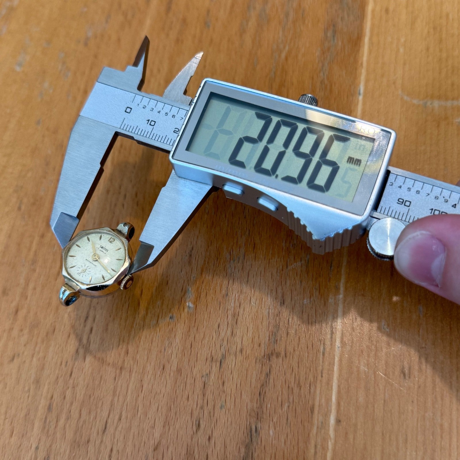 22mm Vintage Smiths Shockproof Cal 200 Sub Second Manual Wind Watch PARTS REPAIR