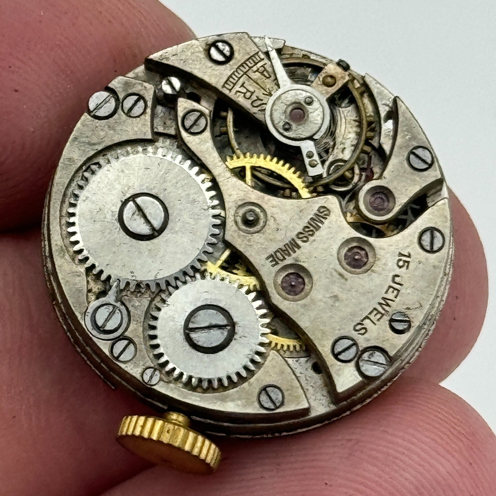 23.6mm Unidentified 15 Jewels Manual Wind Watch Movement Swiss Vintage PARTS