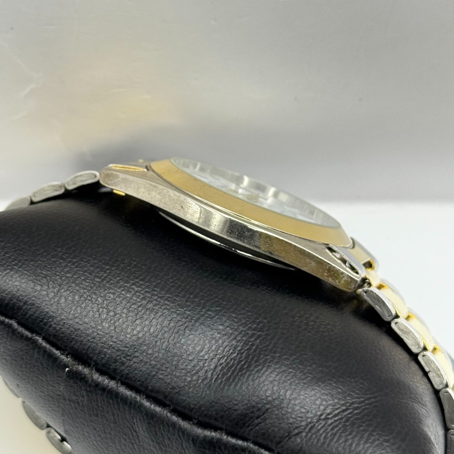 Citron EX Men's Quartz Watch White Dial Two-Tone Bracelet Japan Working 36mm