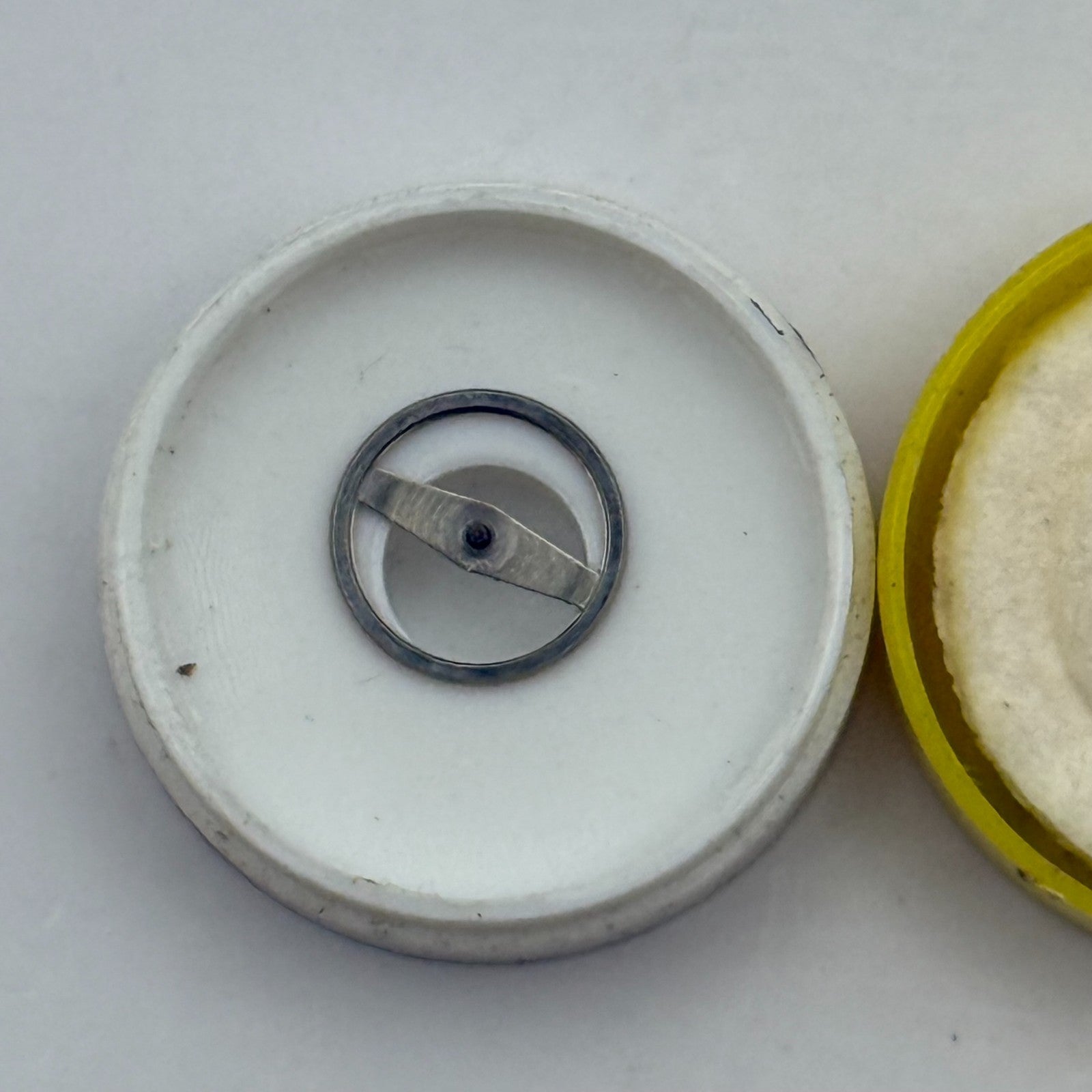 BRAC 2021 2051 Balance Complete Renata Watch Movement Parts Vintage Damaged