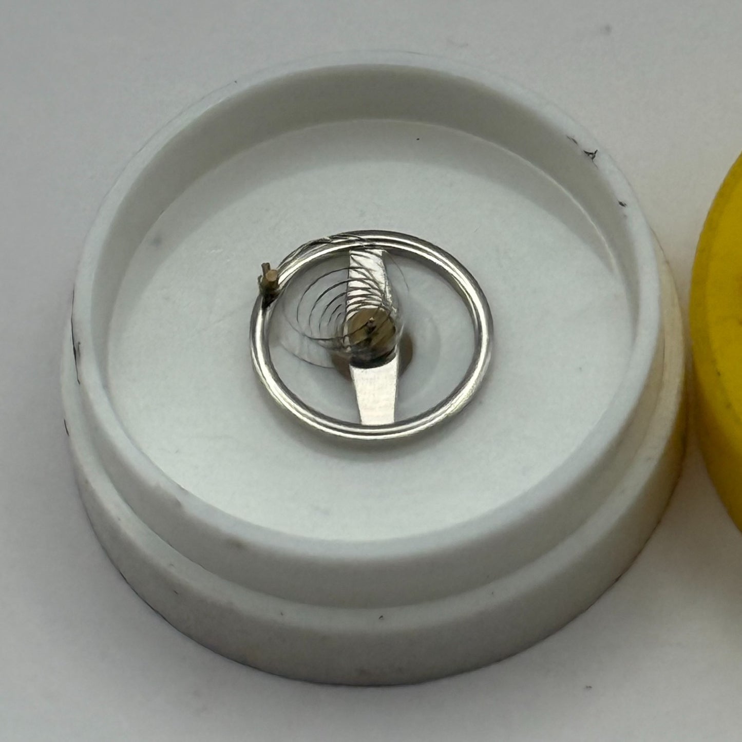 RL 9013 9031 Balance Complete a pla. Renata 1803 M Watch Movement Parts DAMAGED