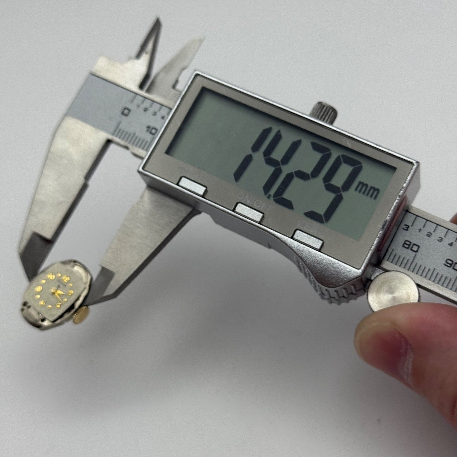 Elgin 662 Watch Movement 17 Jewels USA Vintage American Parts Repair 14.3mm